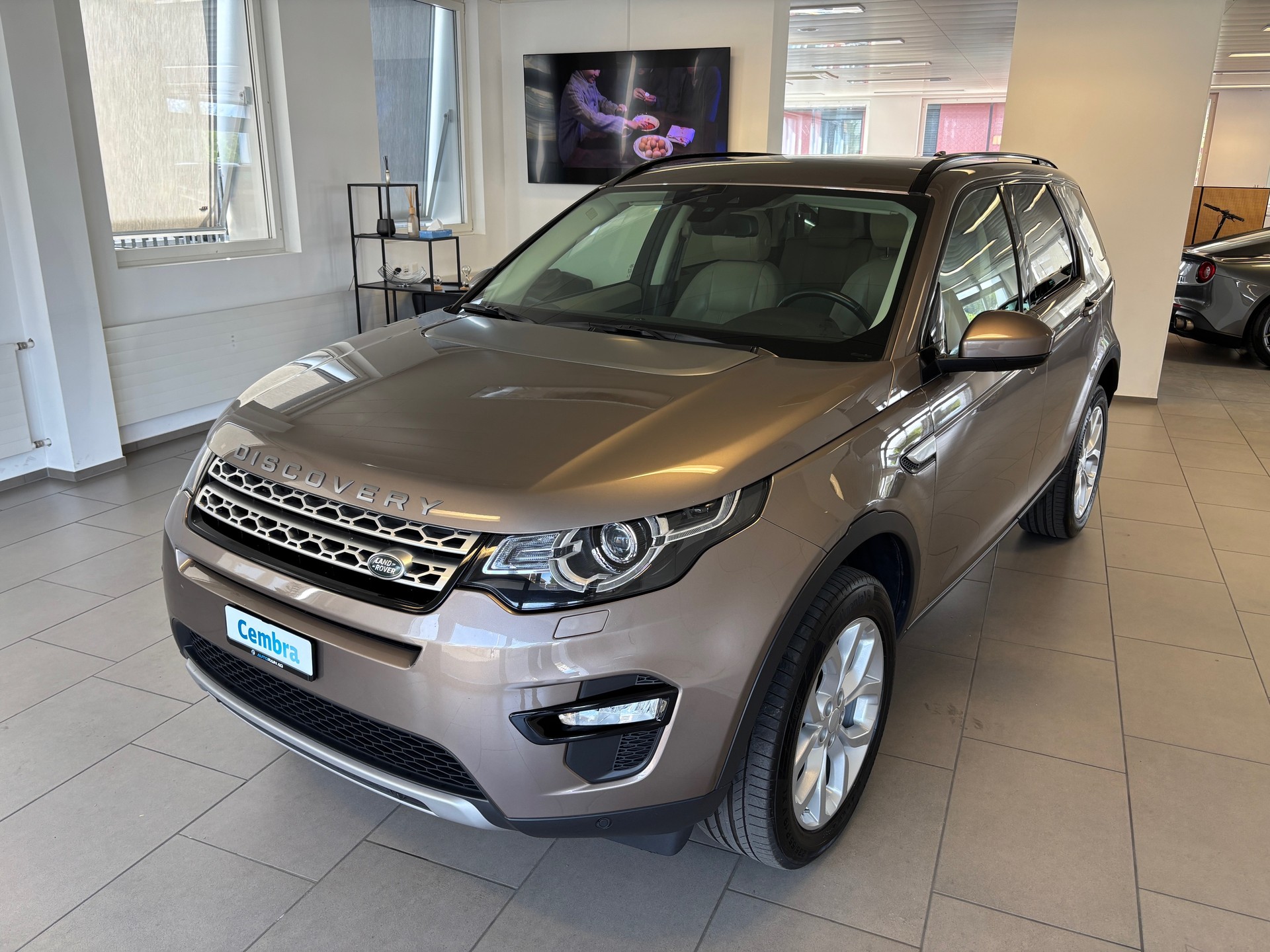 LAND ROVER Discovery Sport 2.0 TD4 HSE AT9-image-0