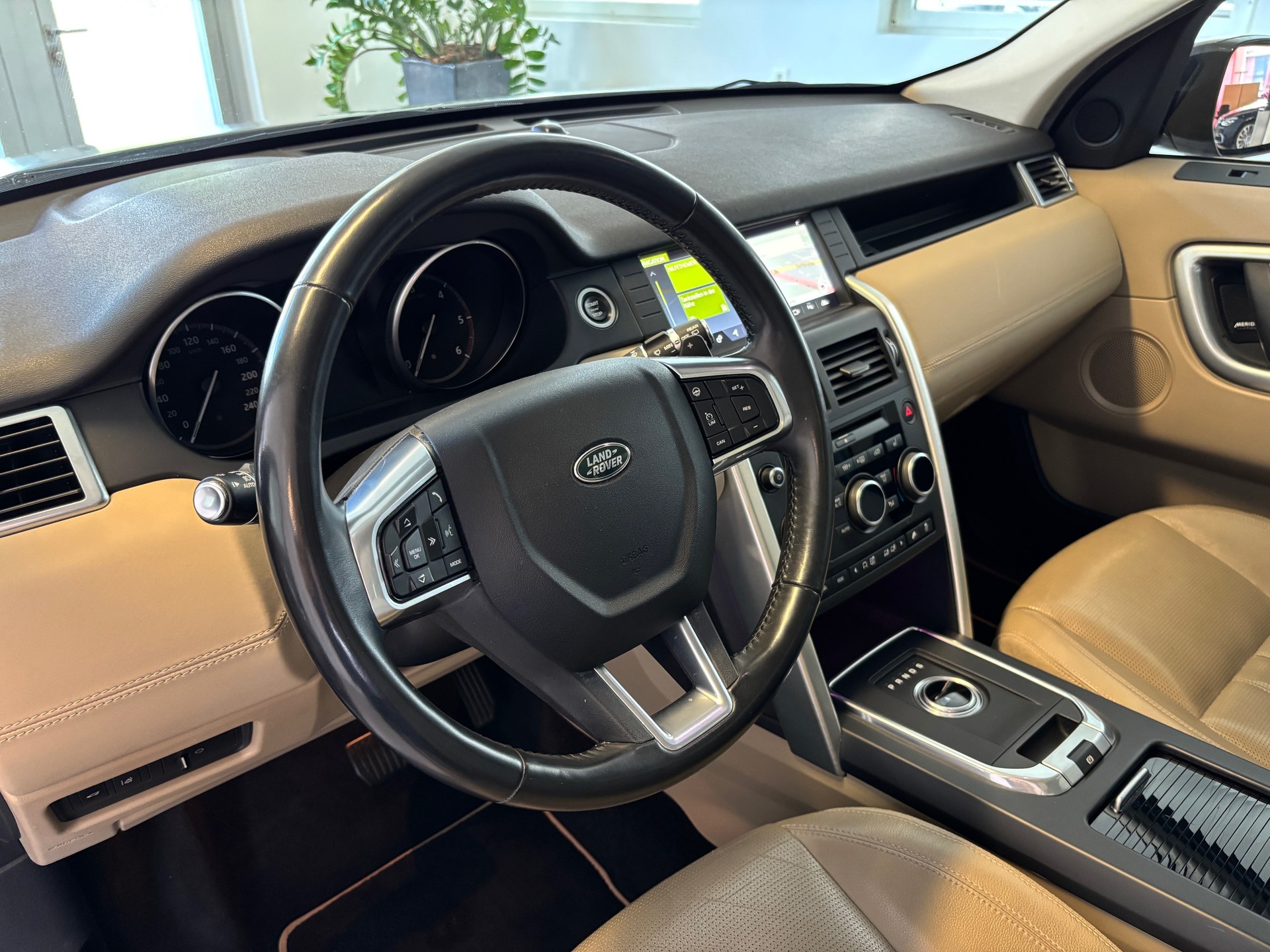LAND ROVER Discovery Sport 2.0 TD4 HSE AT9-image-5