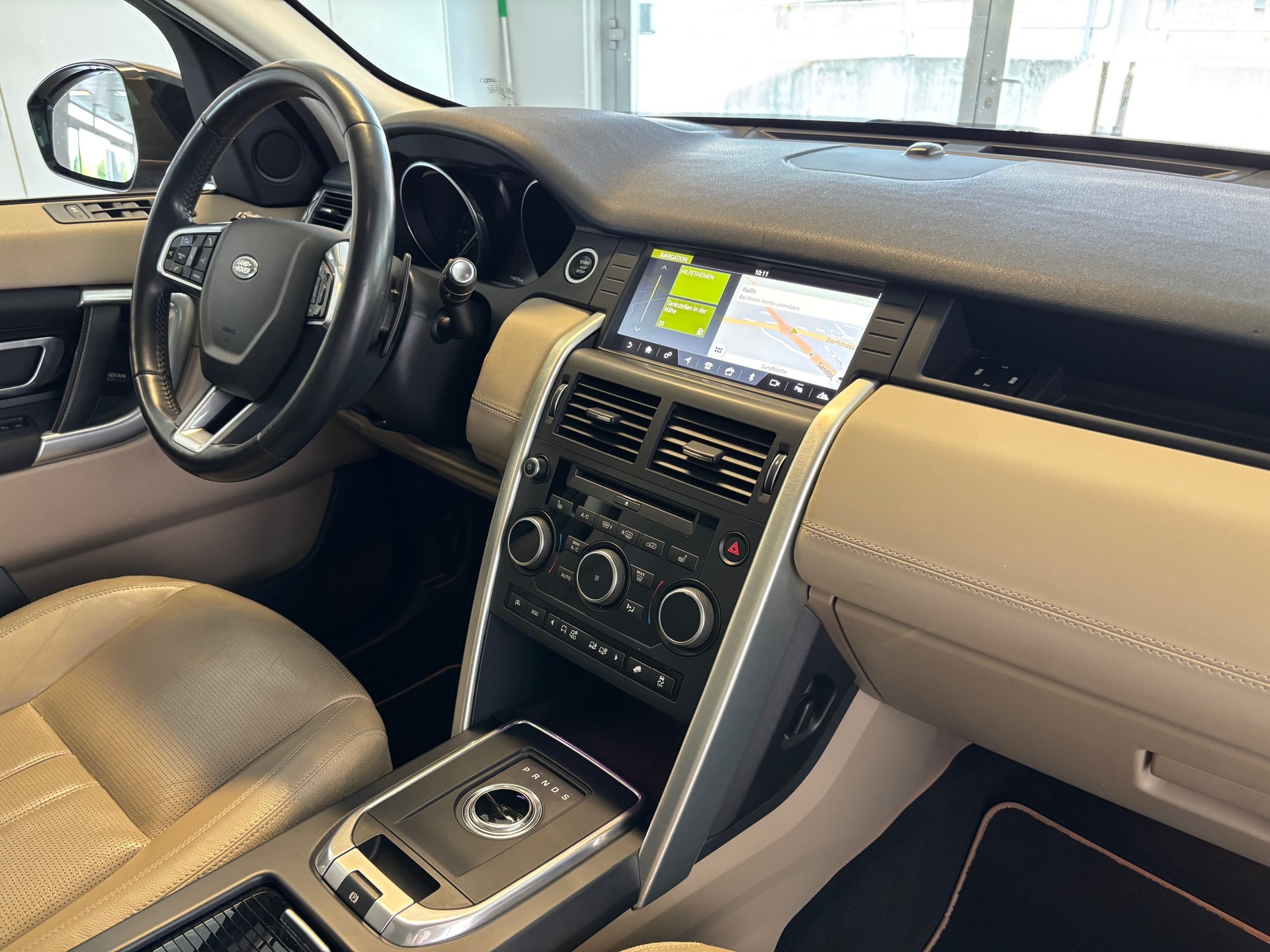 LAND ROVER Discovery Sport 2.0 TD4 HSE AT9-image-8