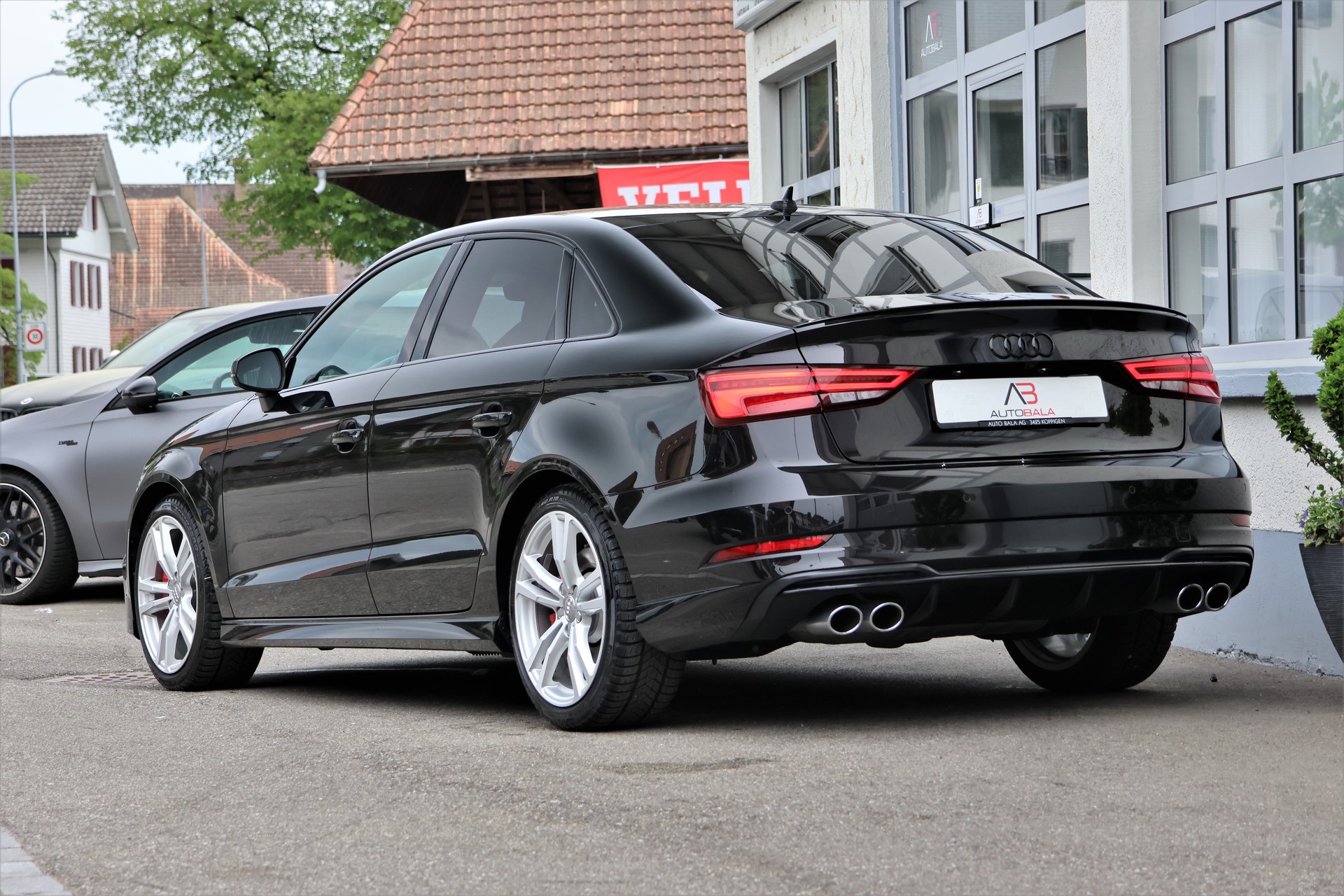 AUDI S3 Limousine 2.0 TFSI quattro S-tronic (CH)-image-2