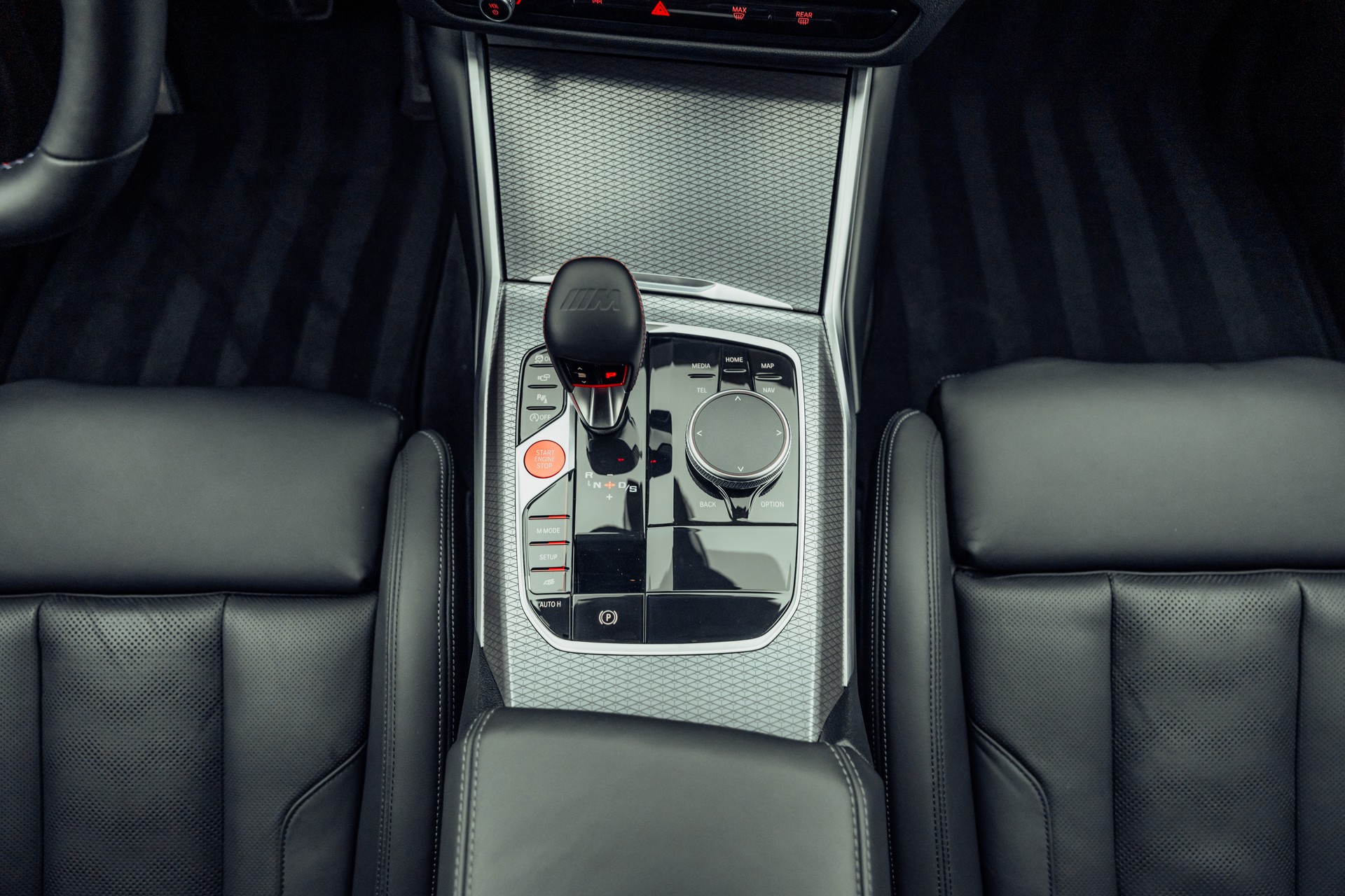 BMW M3 Competition xDrive-image-15