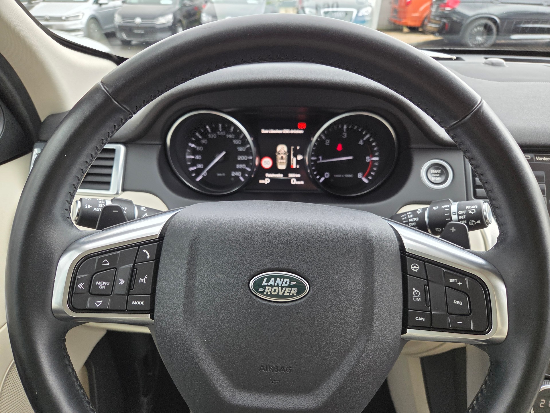 LAND ROVER Discovery Sport 2.0 TD4 HSE Luxury AT9-image-18