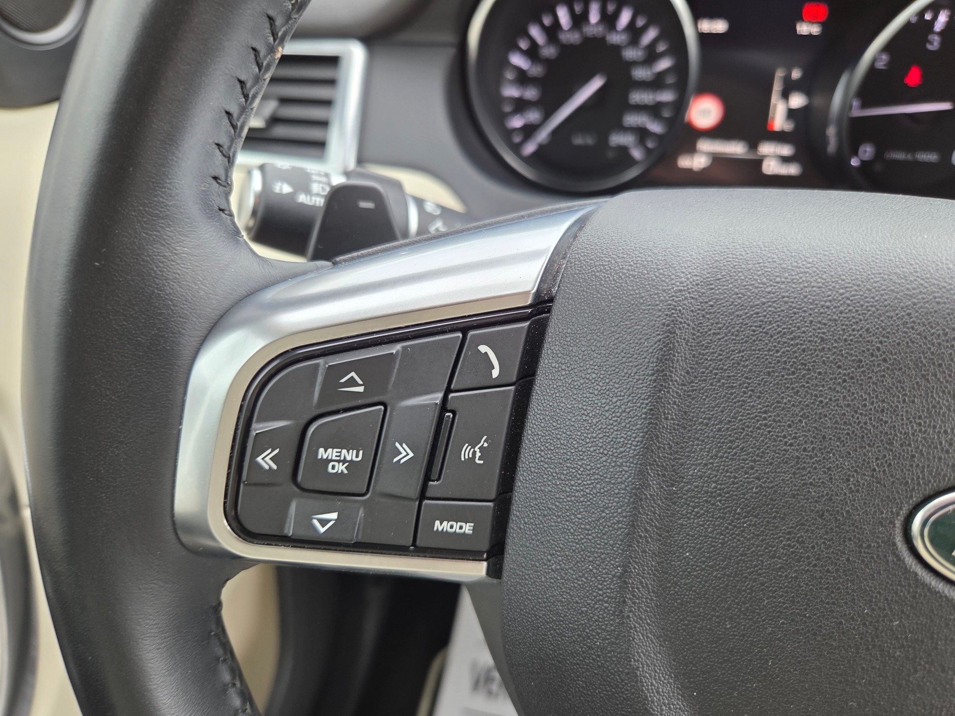 LAND ROVER Discovery Sport 2.0 TD4 HSE Luxury AT9-image-20
