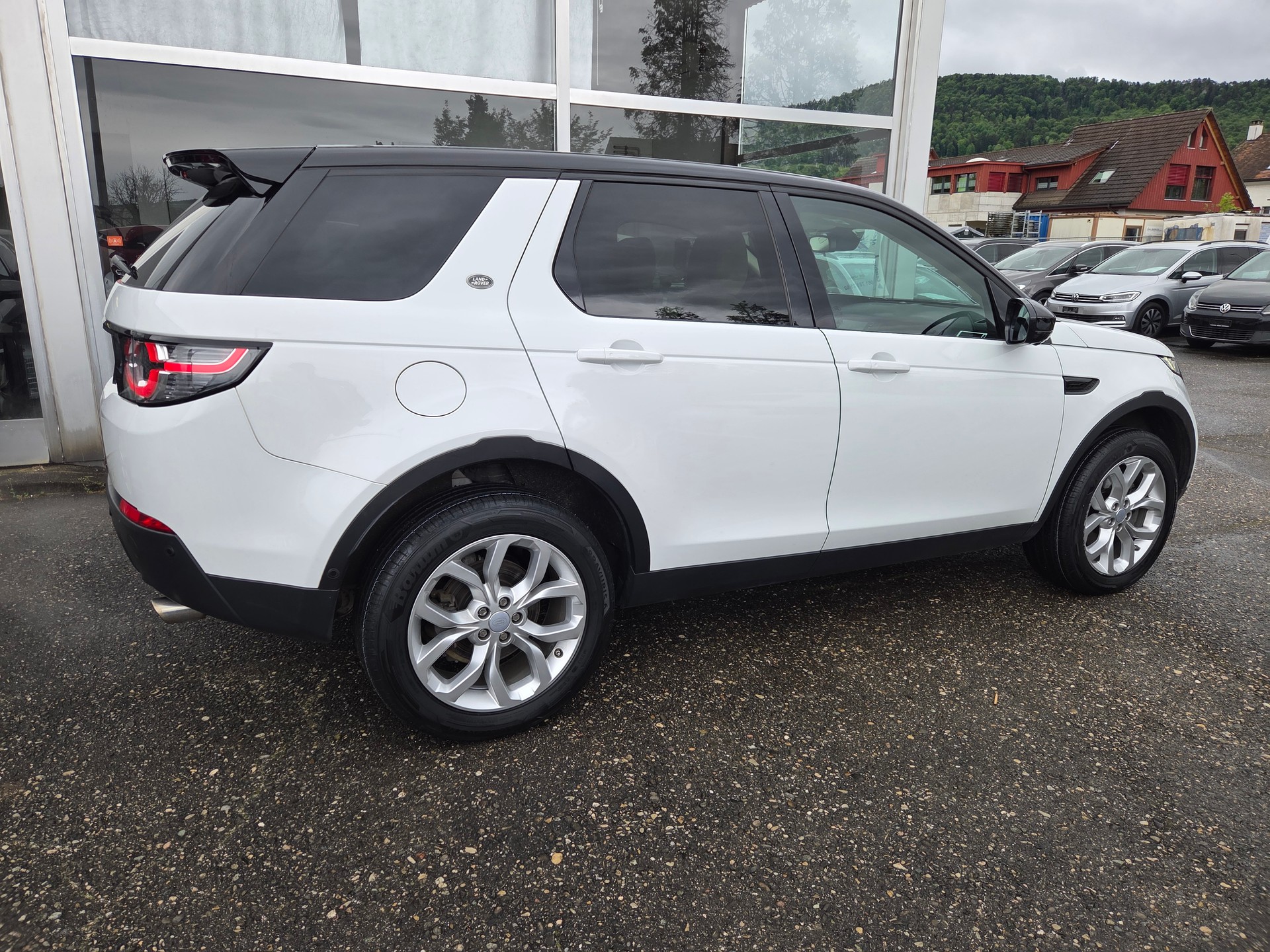 LAND ROVER Discovery Sport 2.0 TD4 HSE Luxury AT9-image-8