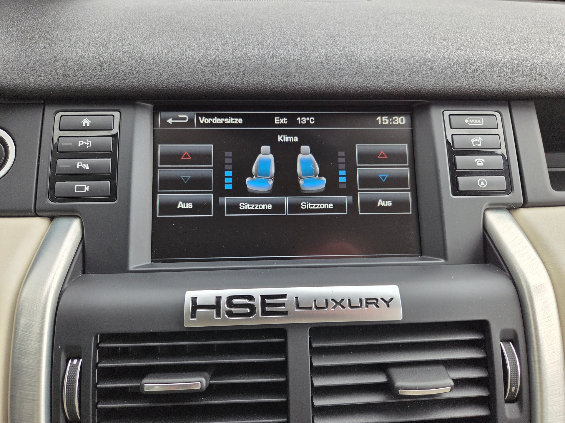 LAND ROVER Discovery Sport 2.0 TD4 HSE Luxury AT9-image-22
