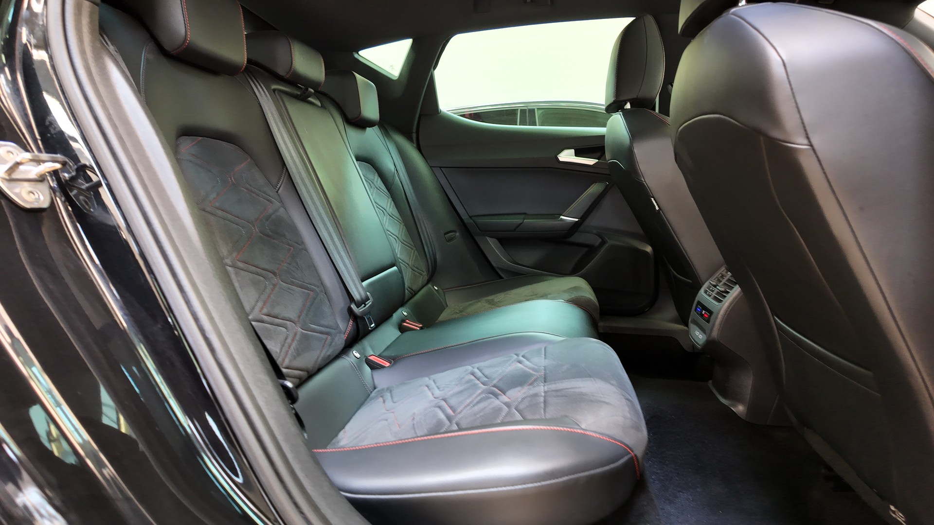 SEAT Leon ST 1.5 eTSI mHEV DSG Hola FR-image-20