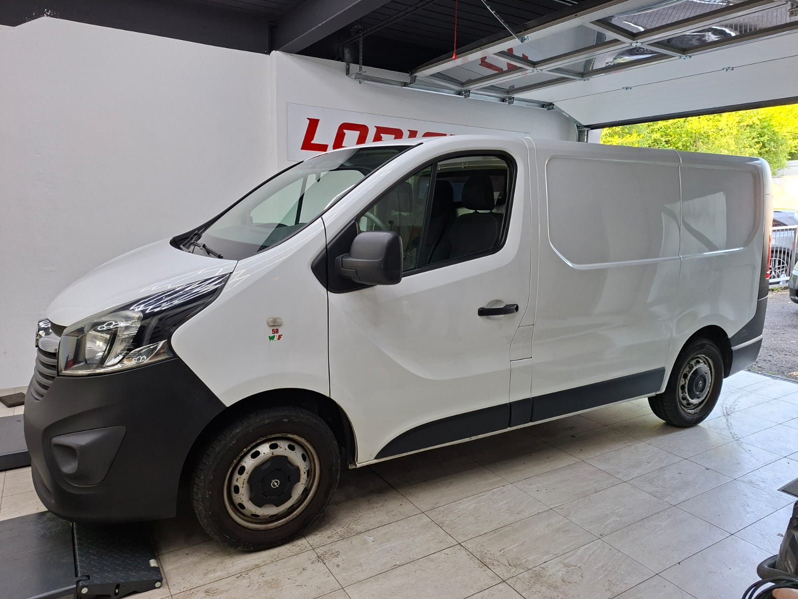 OPEL Vivaro 1.6 CDTI 2.7t L1H1-image-9
