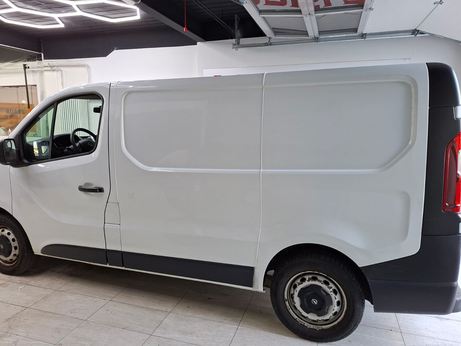 OPEL Vivaro 1.6 CDTI 2.7t L1H1-image-2