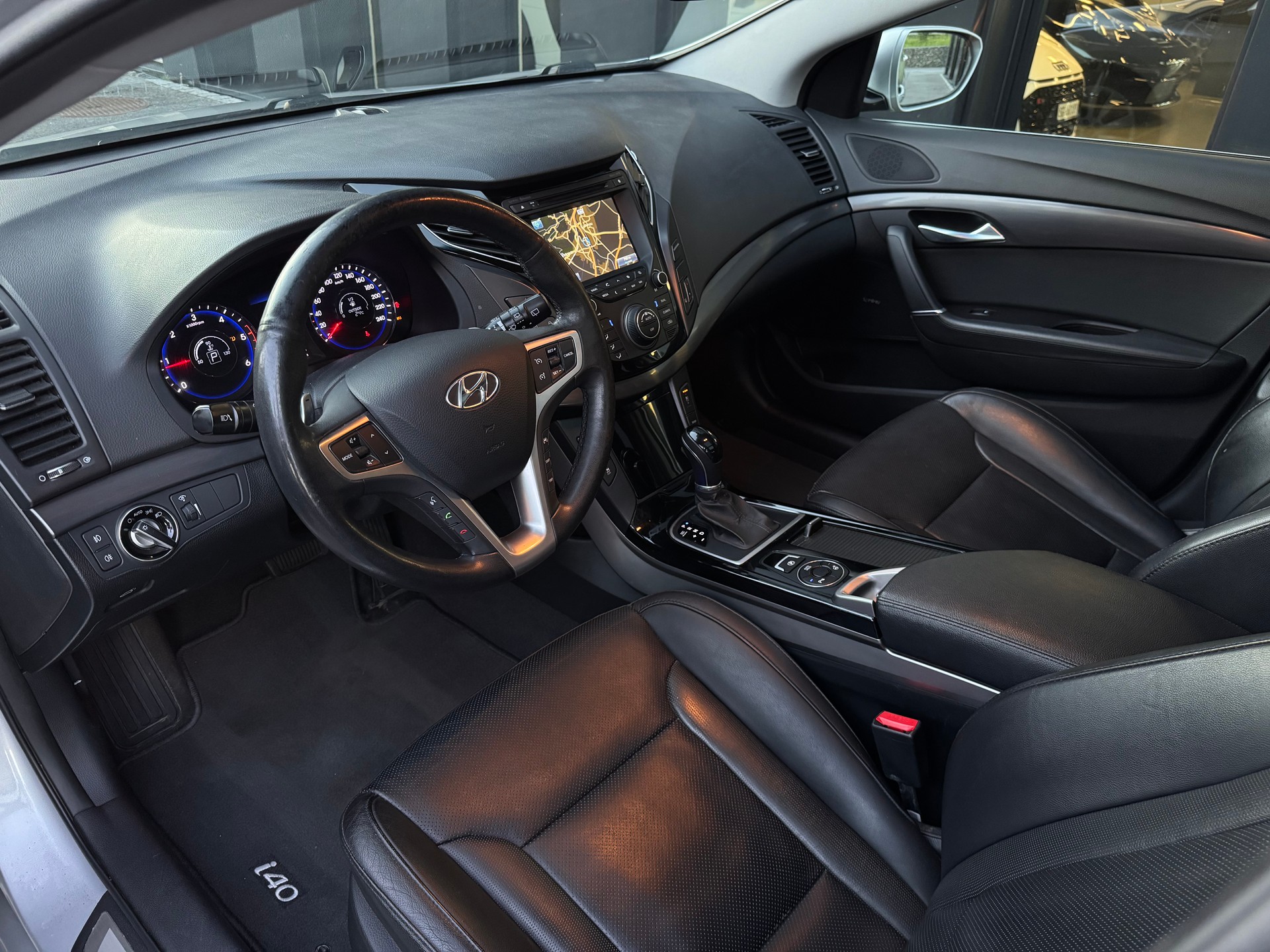 HYUNDAI i40 Wagon 1.7 CRDI Premium Automatic-image-12
