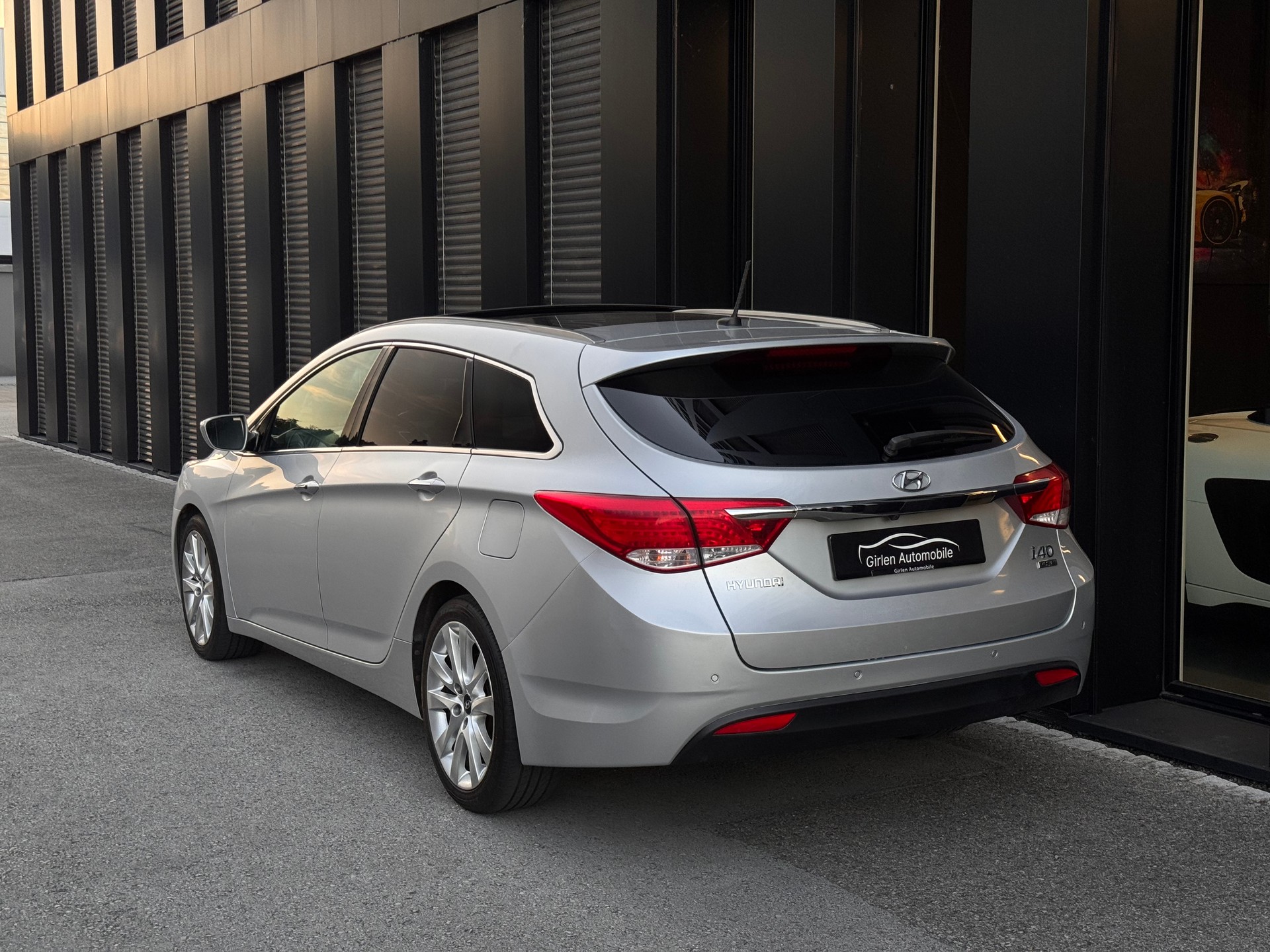 HYUNDAI i40 Wagon 1.7 CRDI Premium Automatic-image-4