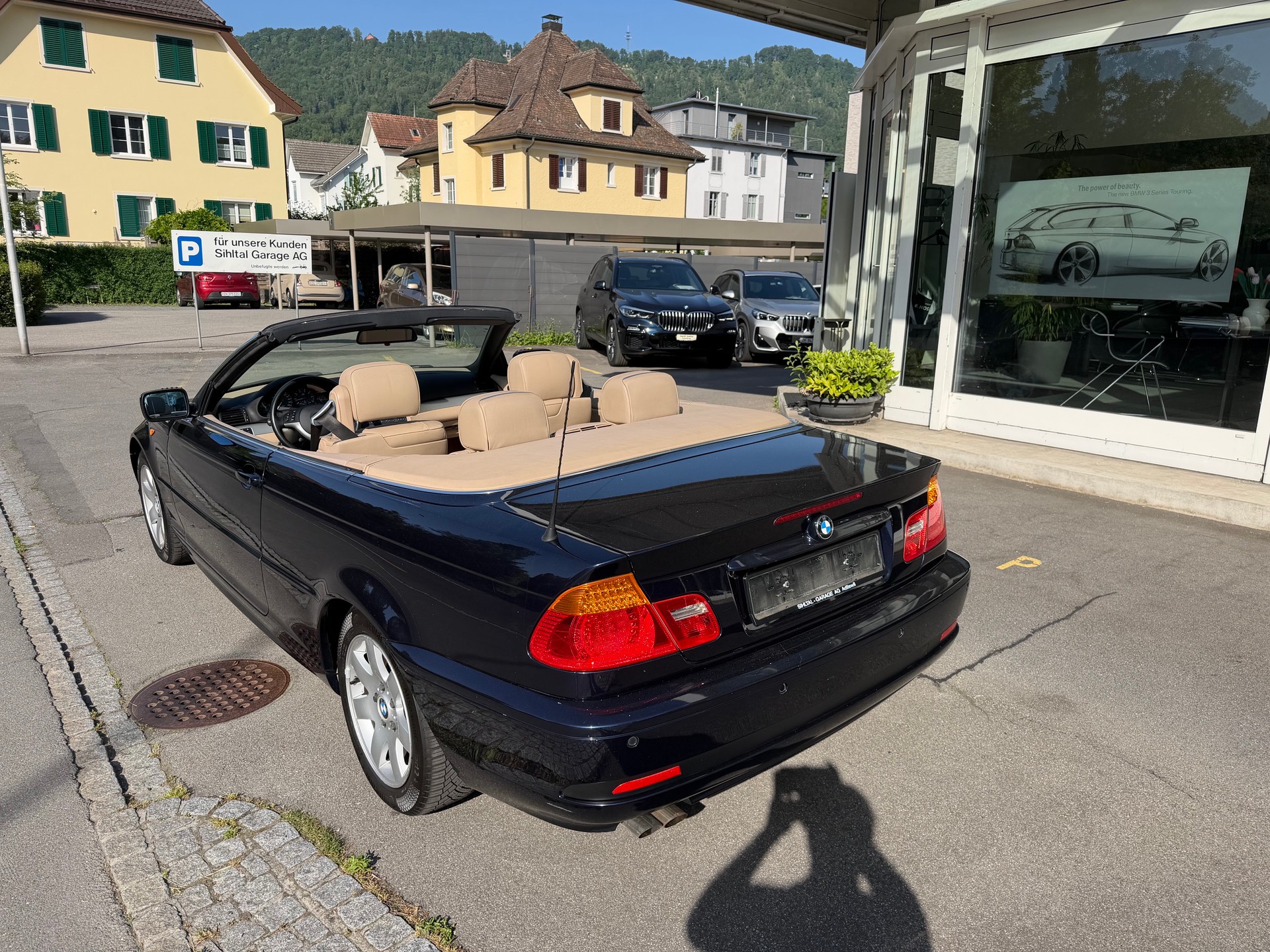 BMW 325Ci Cabriolet-showroom-element-3