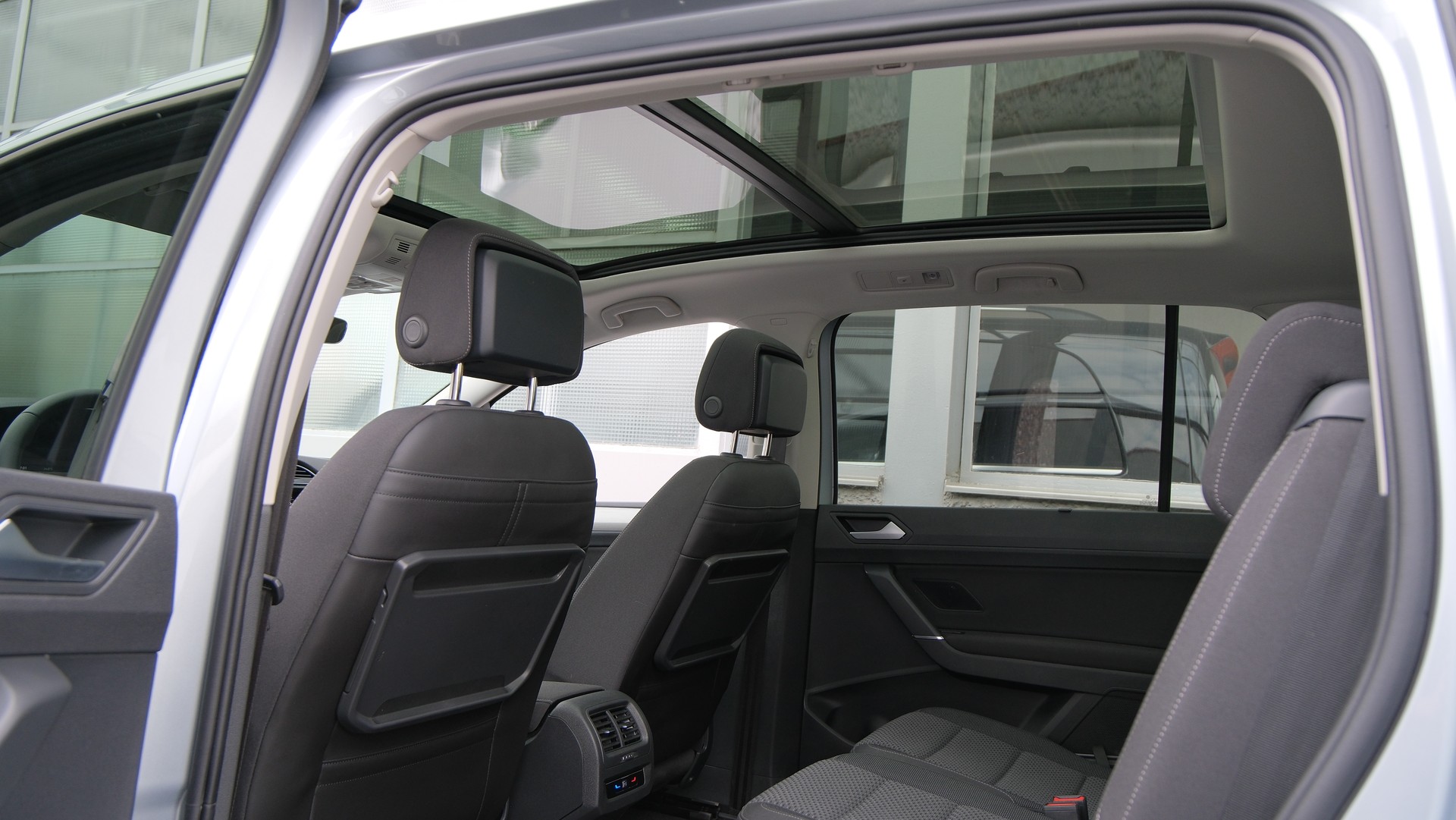 VW Touran 1.5 TSI EVO Comfortline United R Line DSG-image-19