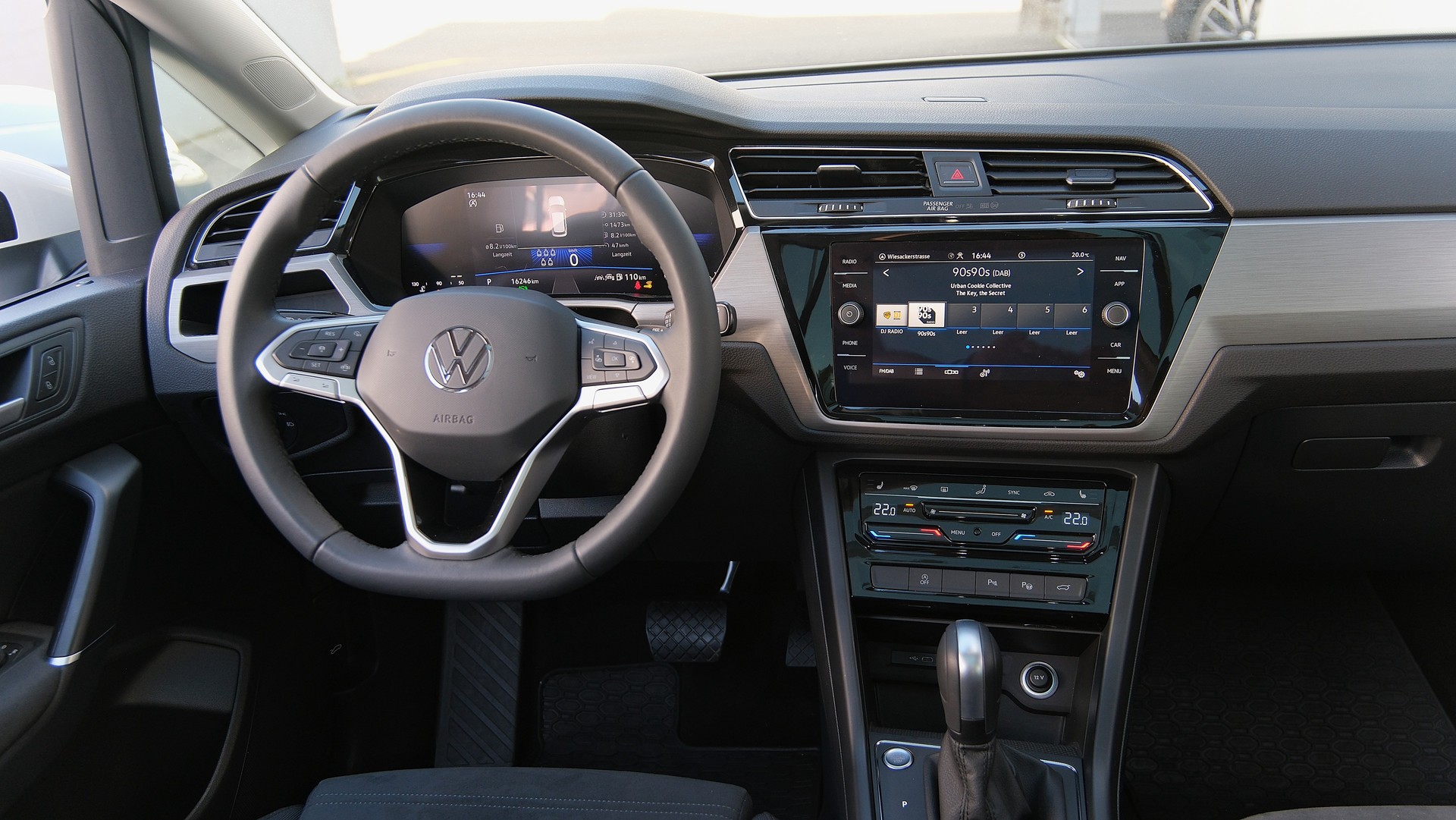 VW Touran 1.5 TSI EVO Comfortline United R Line DSG-image-14