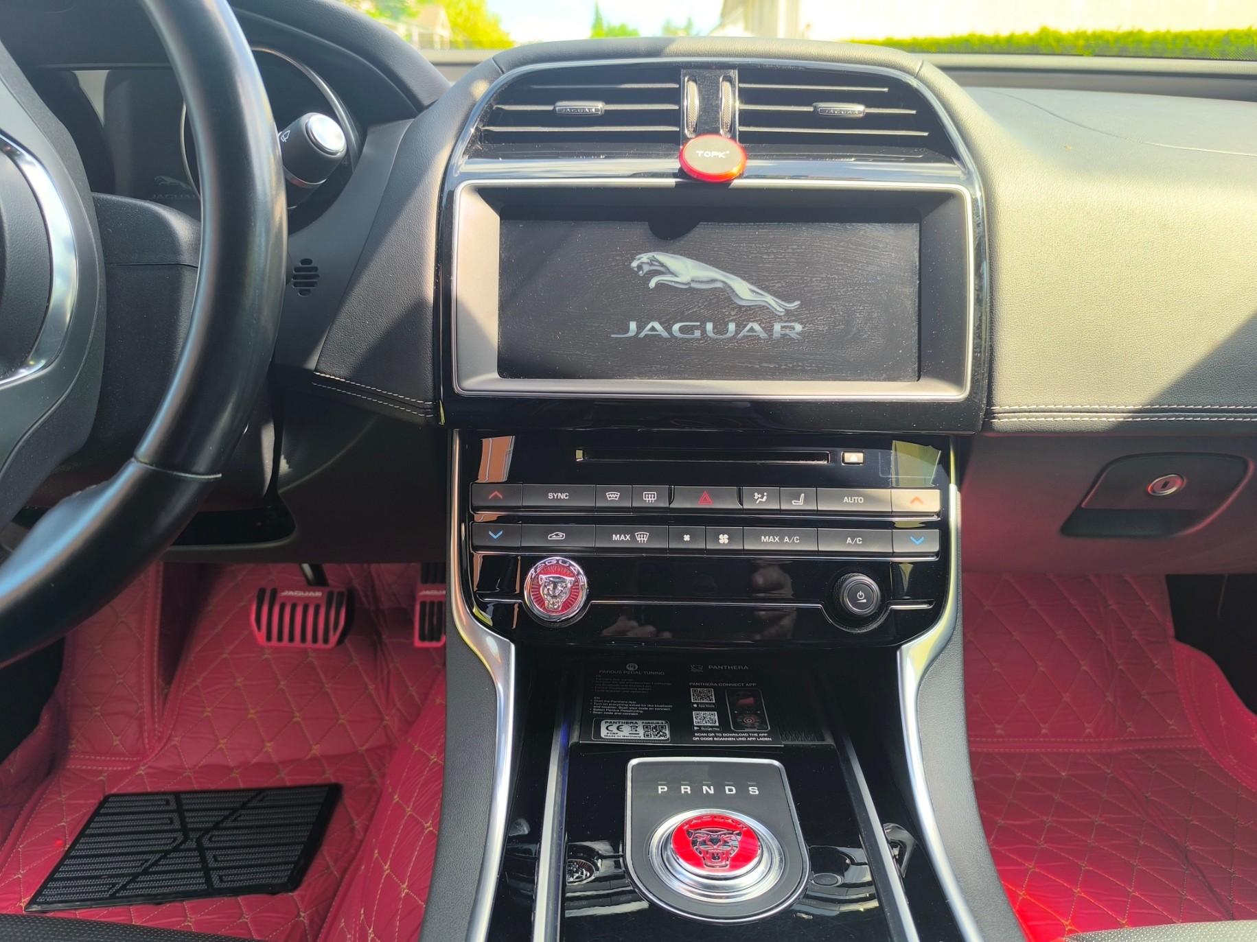 JAGUAR XE-image-2