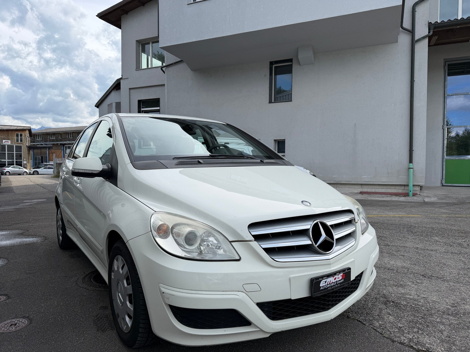 MERCEDES-BENZ B 200-image-2