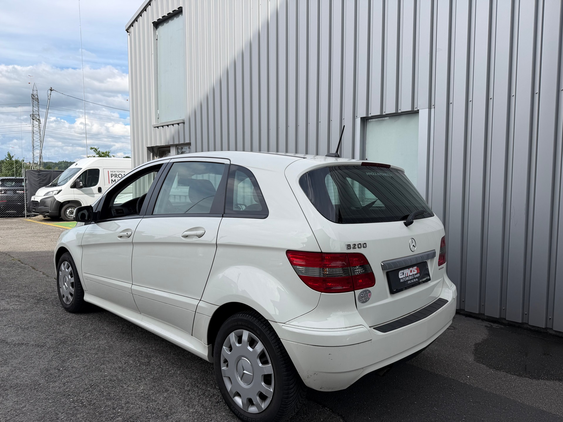 MERCEDES-BENZ B 200-image-5