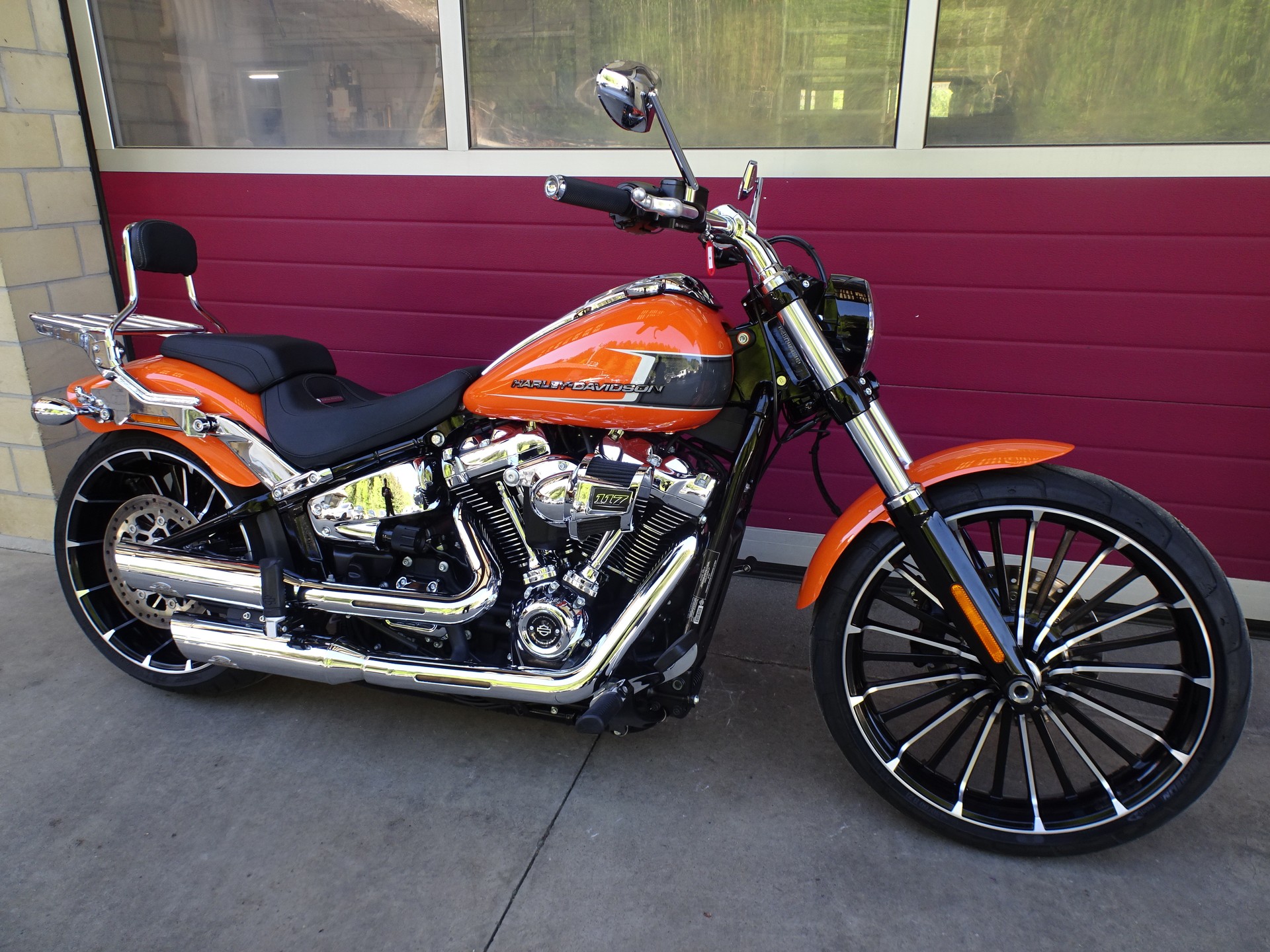 HARLEY-DAVIDSON FXBR Breakout 117-showroom-element-2