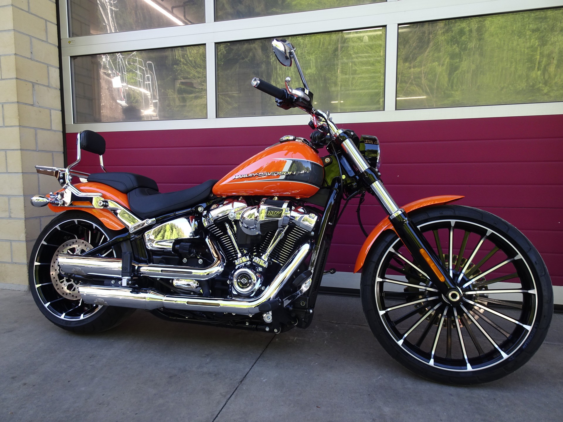 HARLEY-DAVIDSON FXBR Breakout 117-image-10