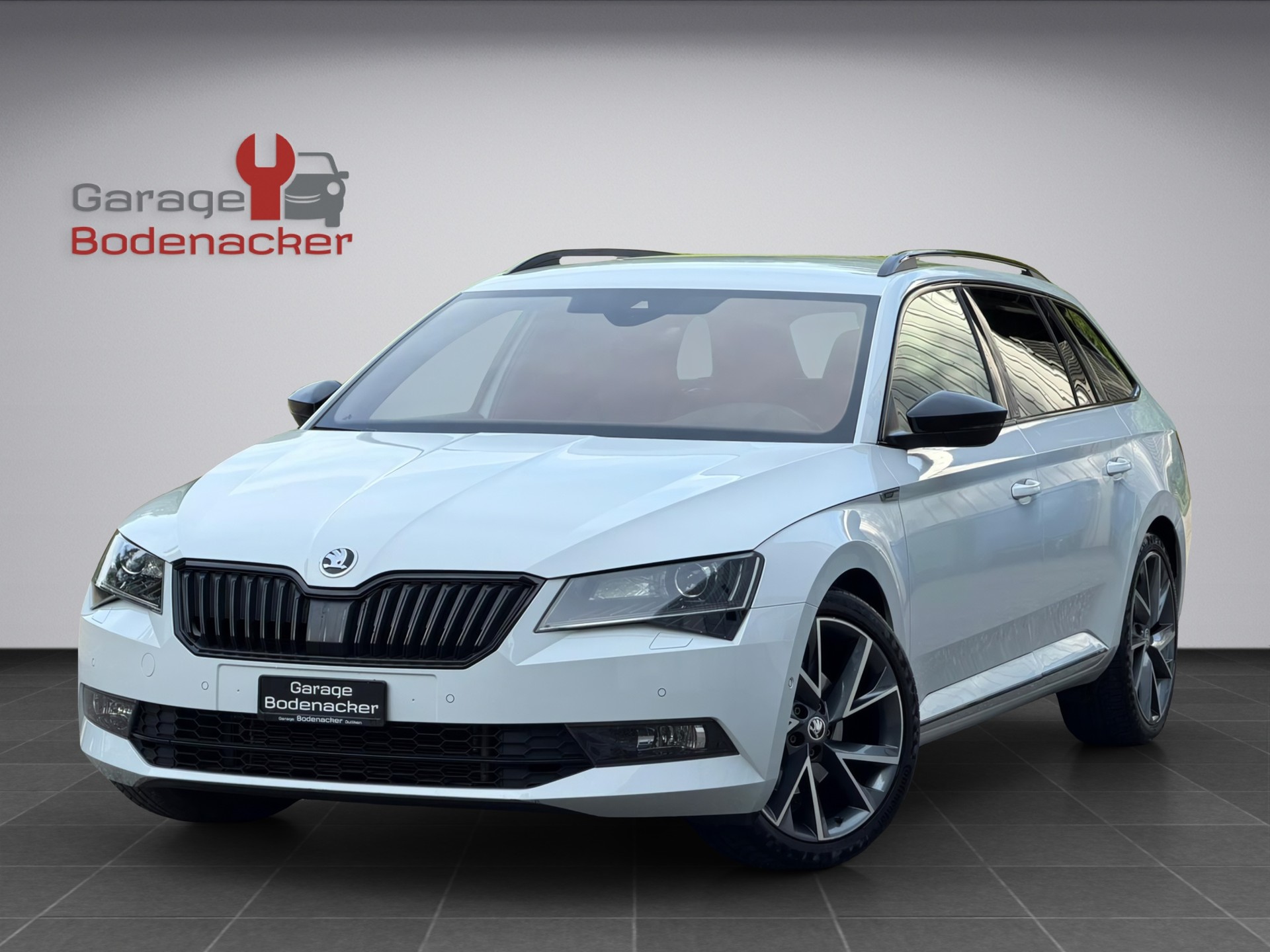 SKODA Superb Combi 2.0 TDi SportLine+ 4x4 DSG-image-0