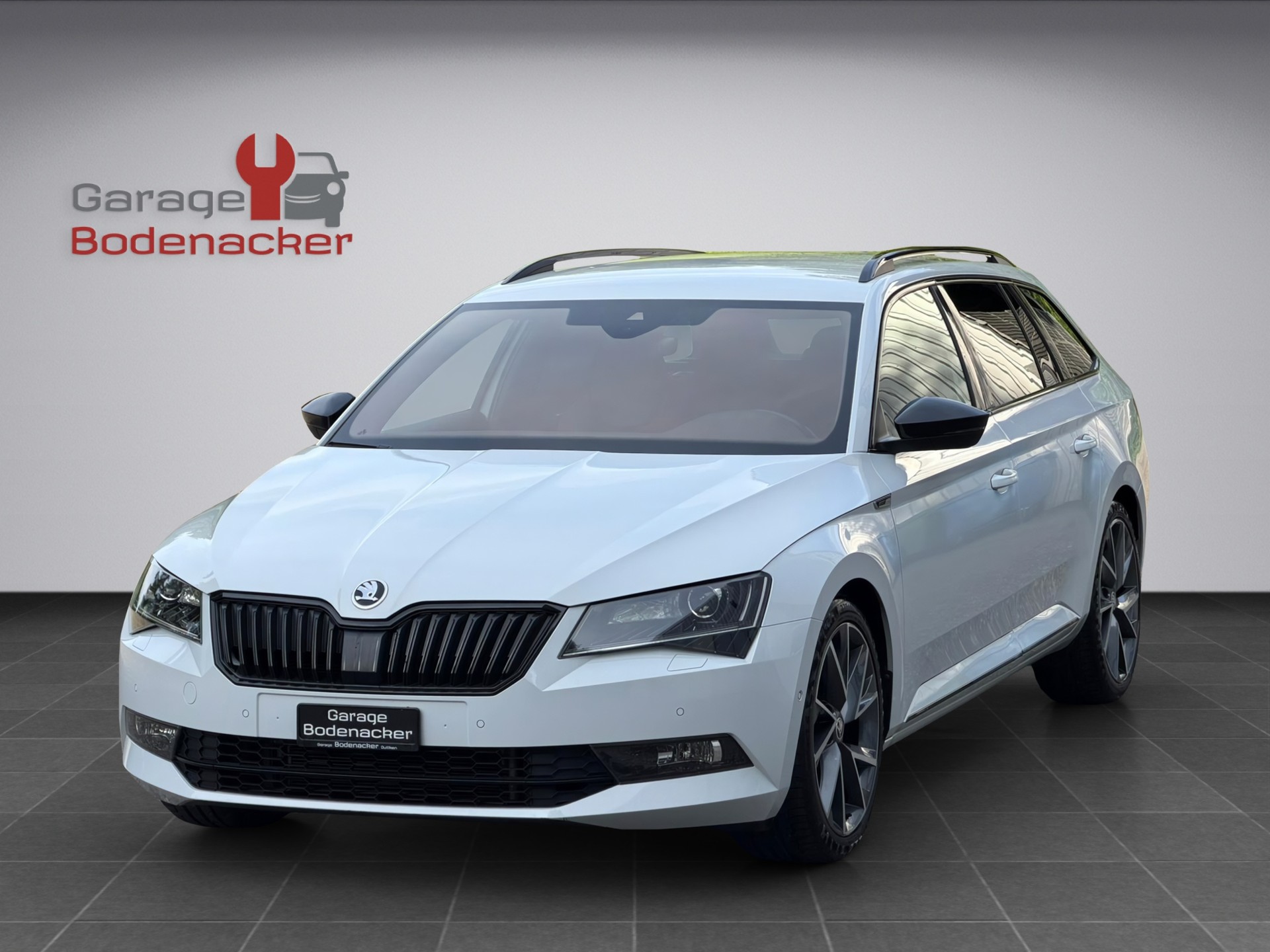 SKODA Superb Combi 2.0 TDi SportLine+ 4x4 DSG-image-1