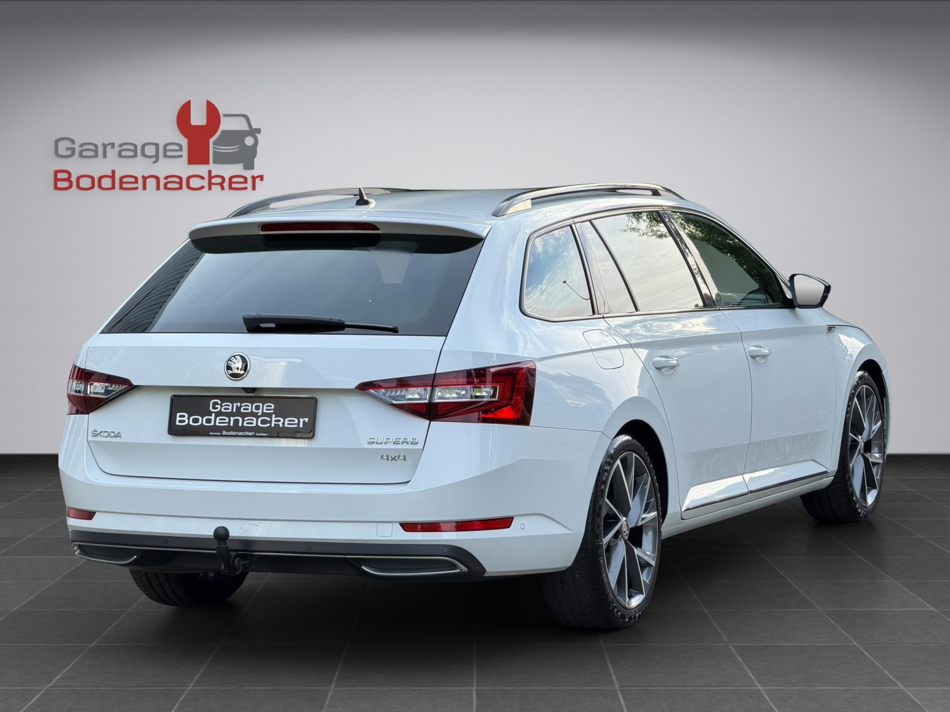 SKODA Superb Combi 2.0 TDi SportLine+ 4x4 DSG-image-4