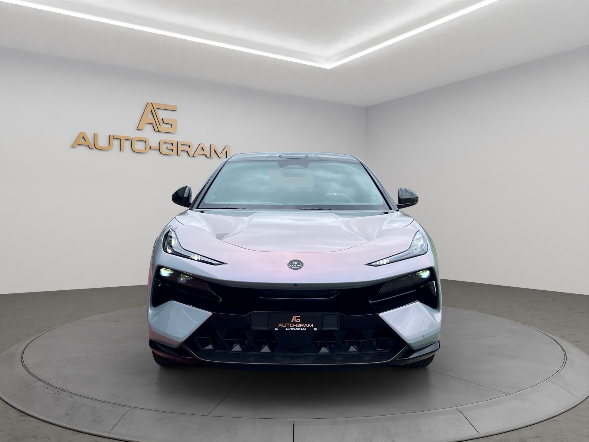 LOTUS Eletre 112kWh R-showroom-element-1