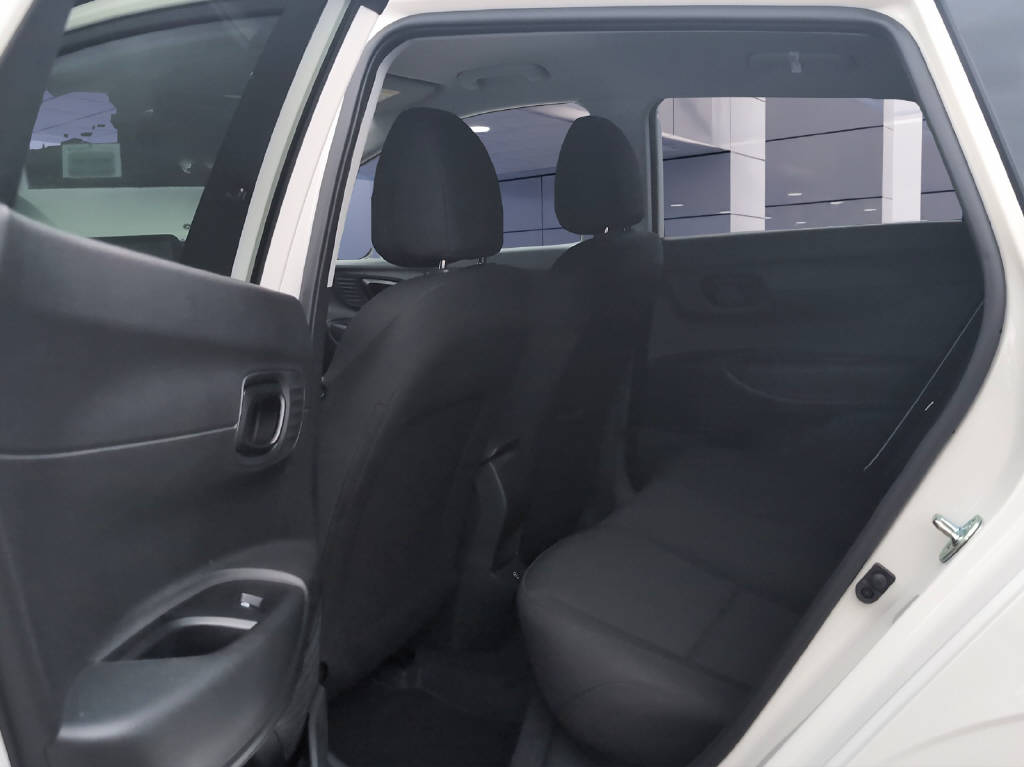 HYUNDAI i20 1.0 T-GDi Amplia-image-10