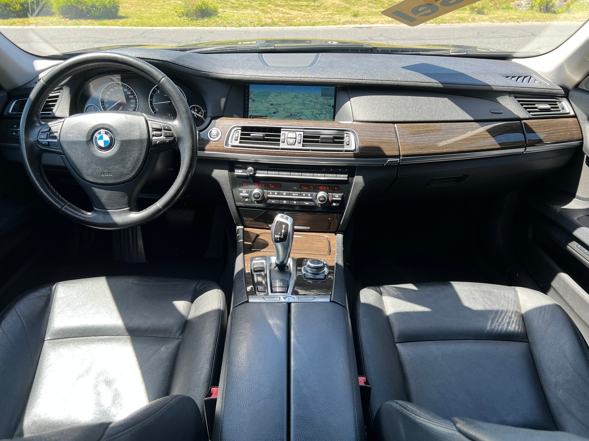 BMW 730d-image-12