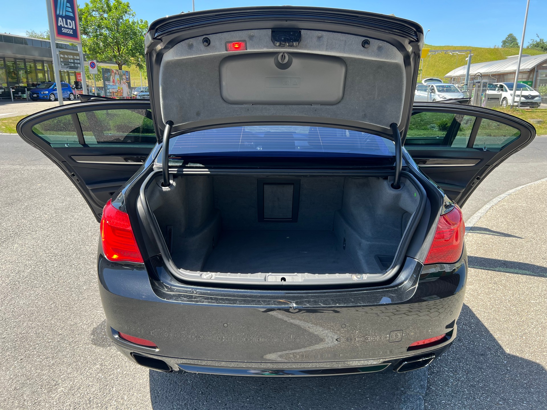 BMW 730d-image-11