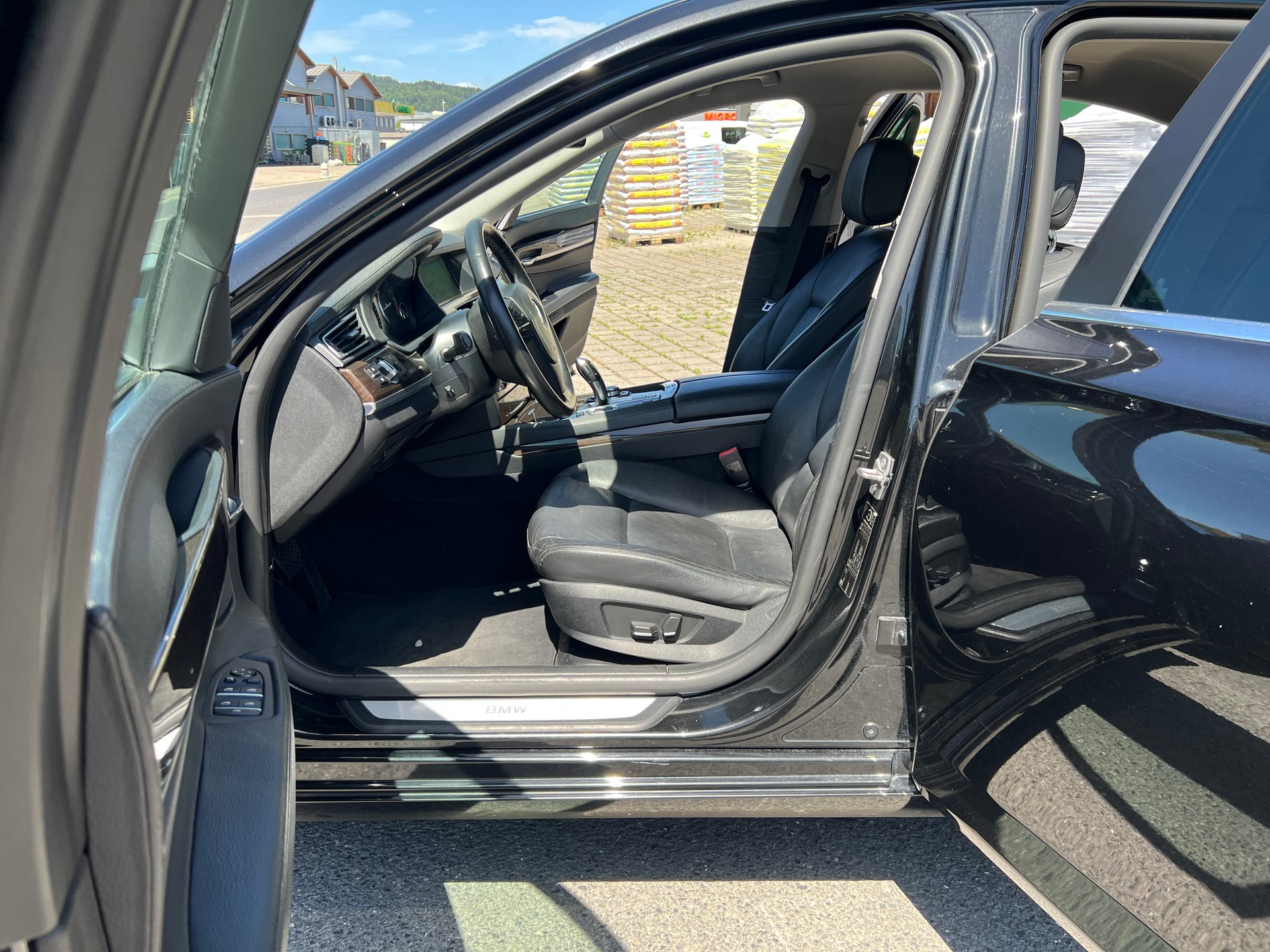 BMW 730d-image-7