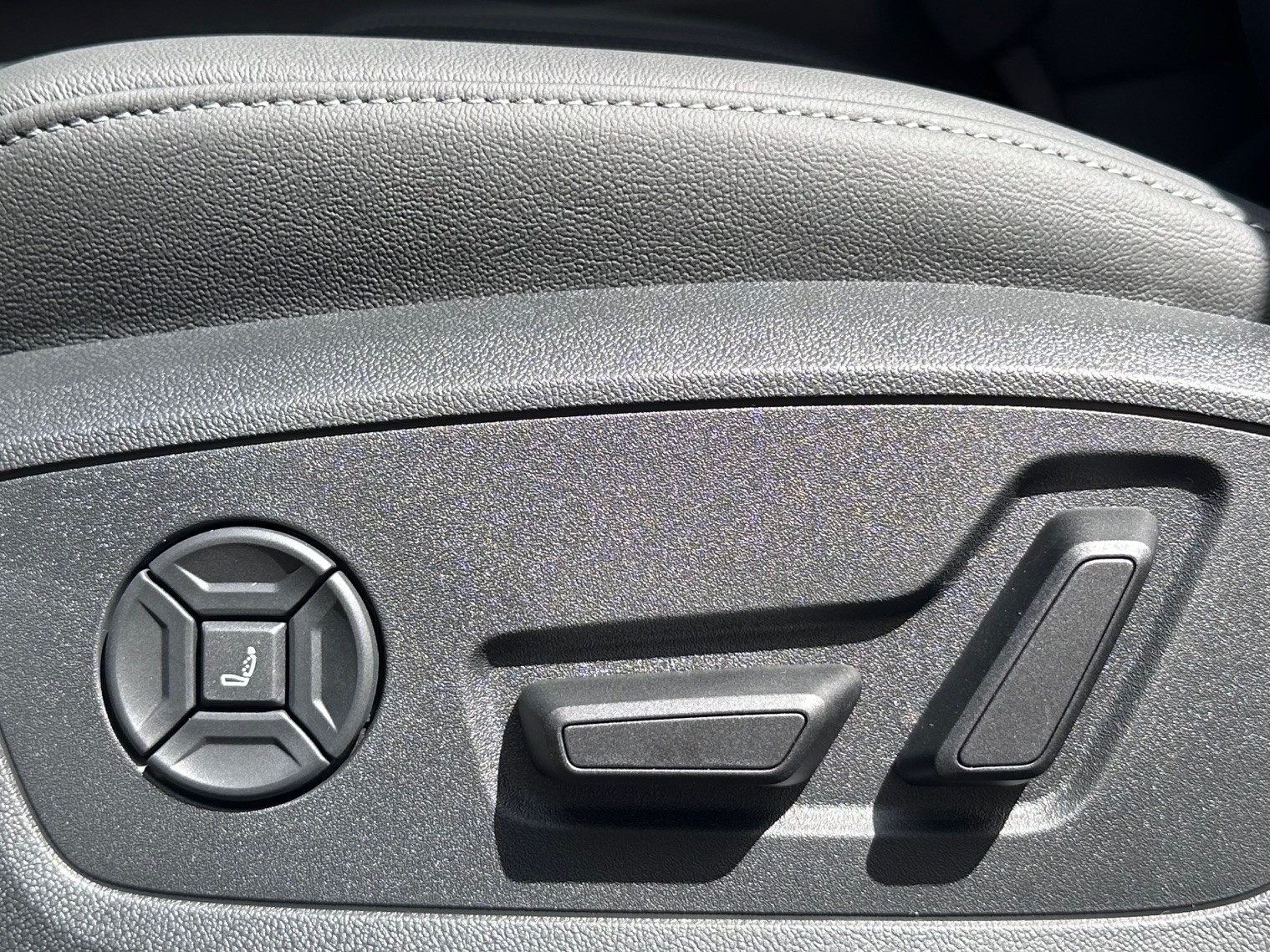 AUDI A3 Sportback TFSI 150 kW quattro S line S tronic-image-12