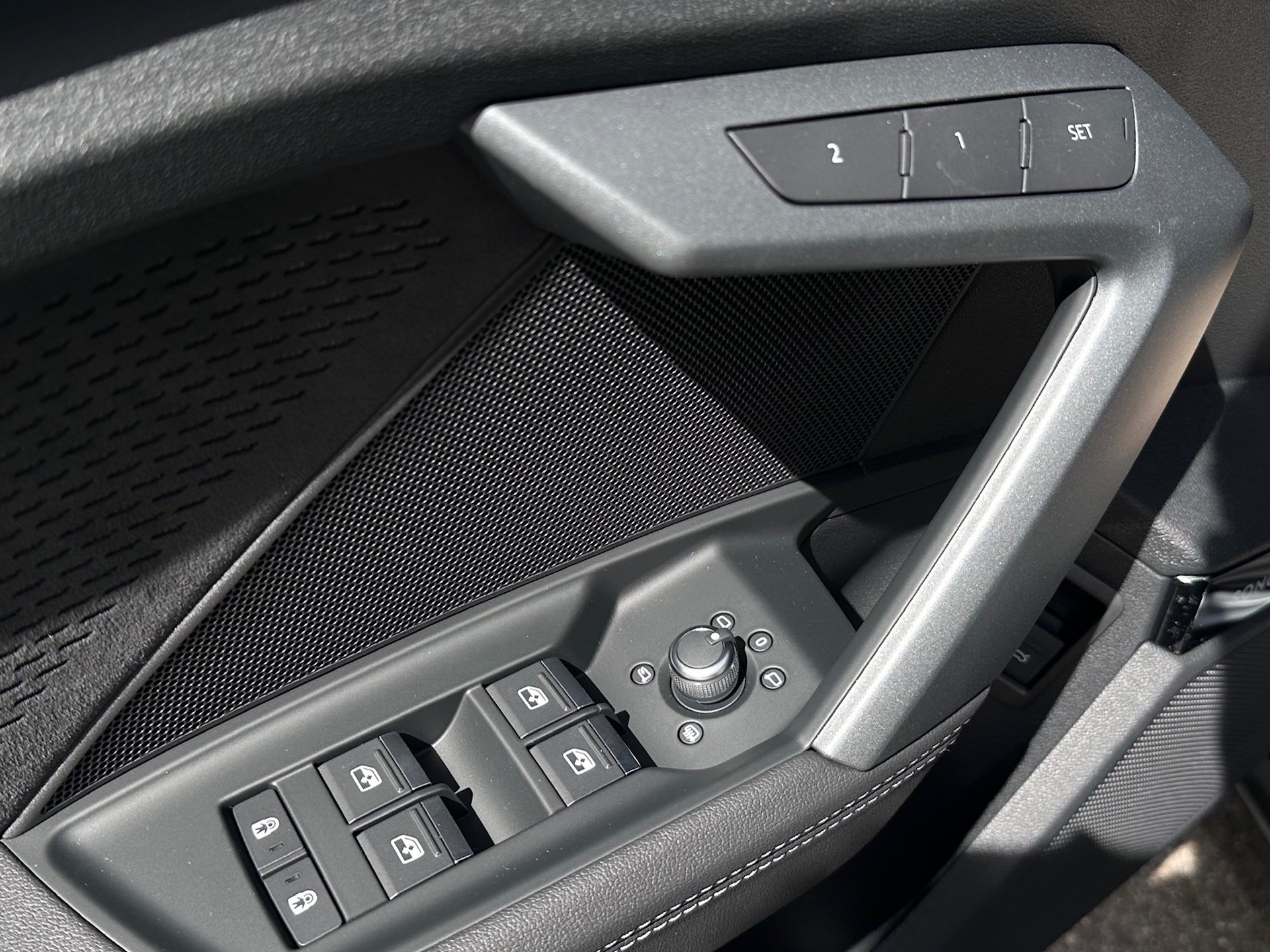 AUDI A3 Sportback TFSI 150 kW quattro S line S tronic-image-11