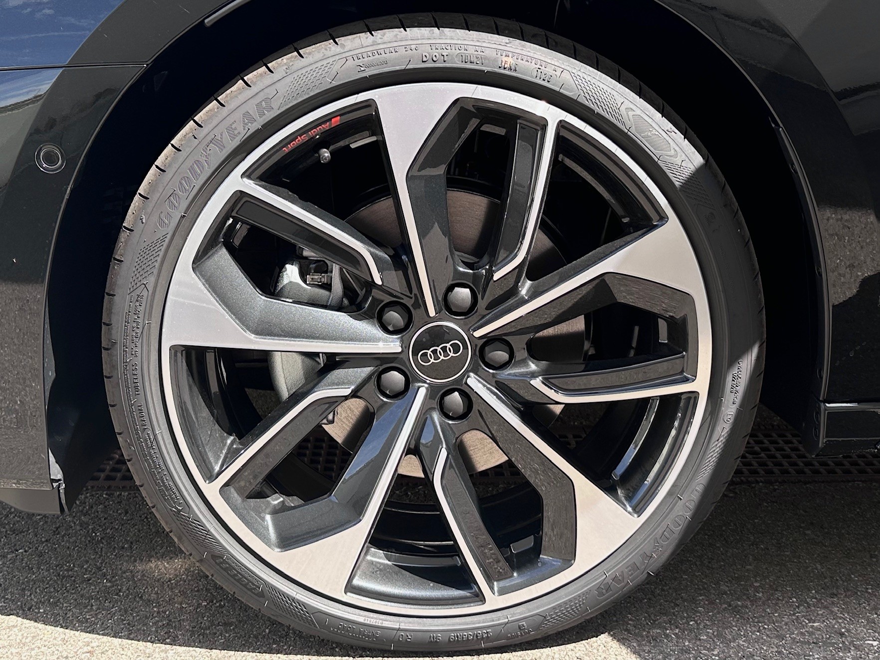 AUDI A3 Sportback TFSI 150 kW quattro S line S tronic-image-15