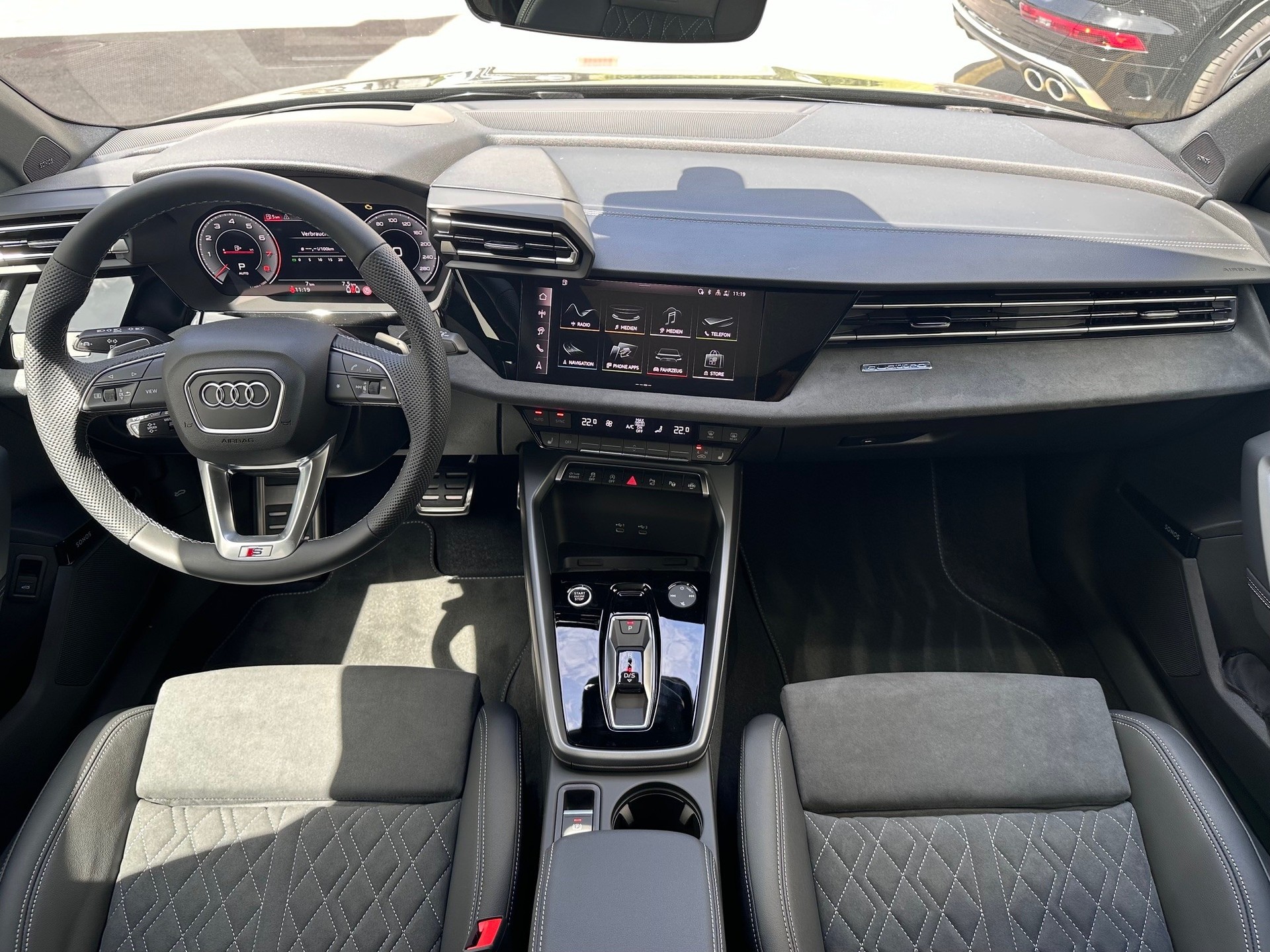 AUDI A3 Sportback TFSI 150 kW quattro S line S tronic-image-7