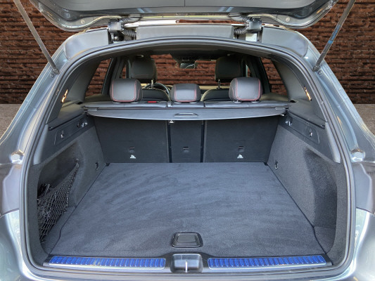 MERCEDES-BENZ GLC 300 d AMG Line 4Matic-image-6