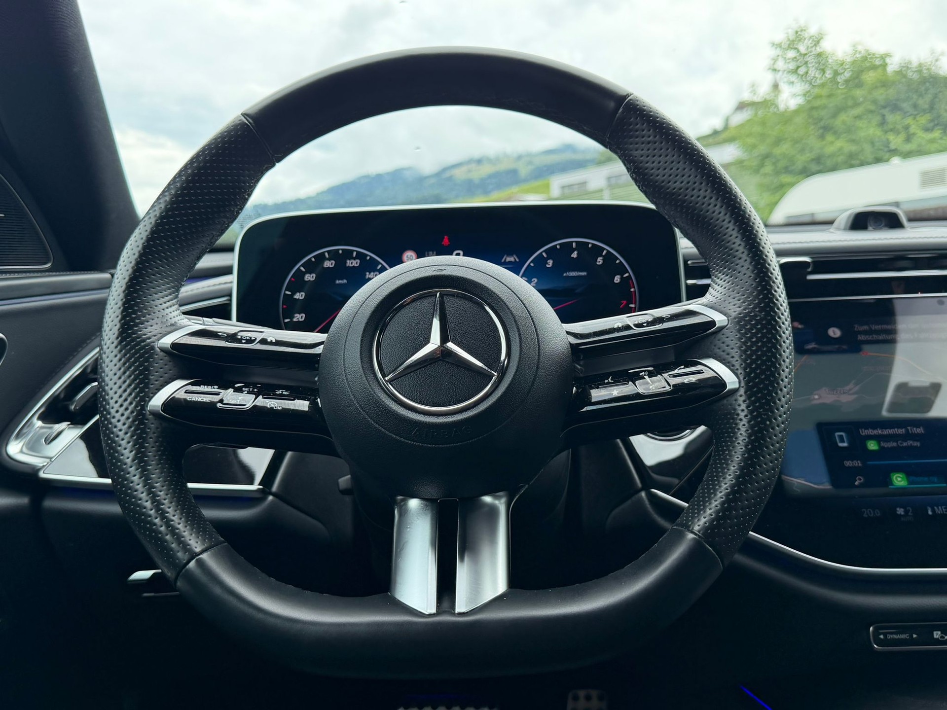 MERCEDES-BENZ E 200 9G-Tronic 4Matic Black&Chrome Edition-image-9