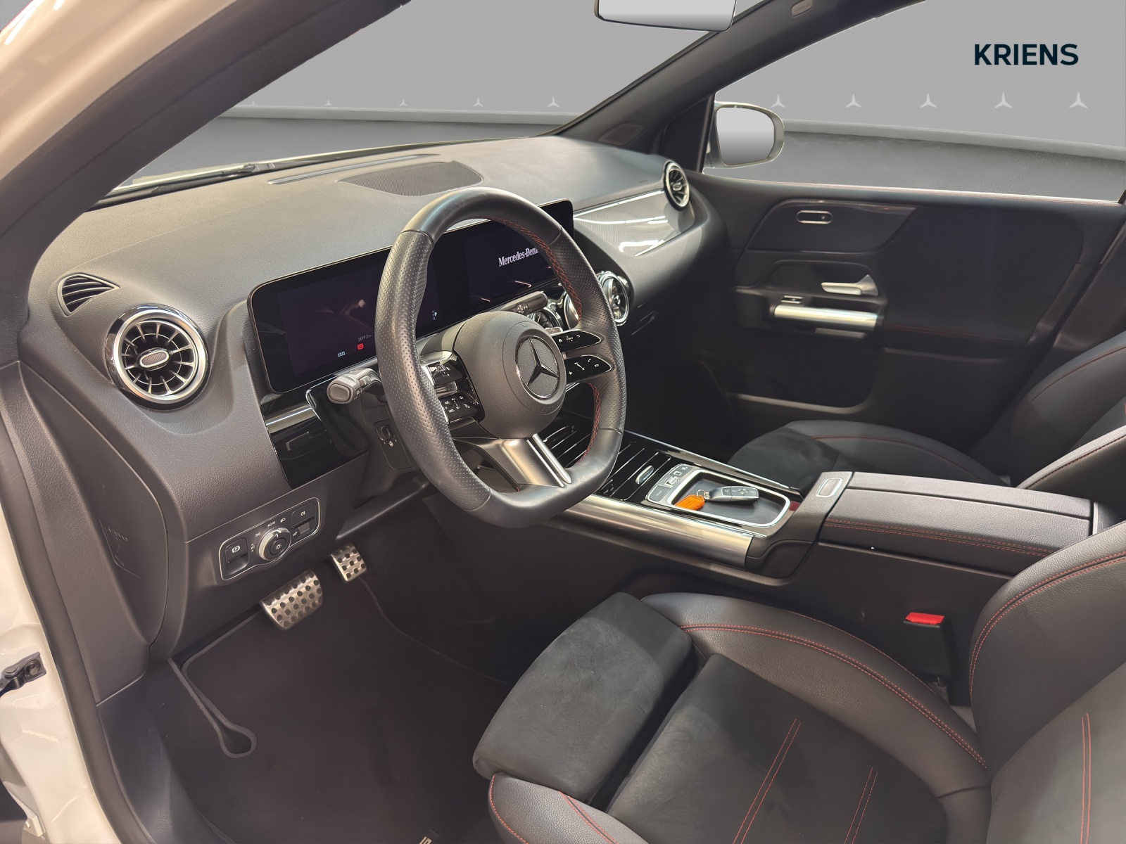 MERCEDES-BENZ B 200 - AMG / DISTRONIC / 360 Grad Kamera / AHK-image-7