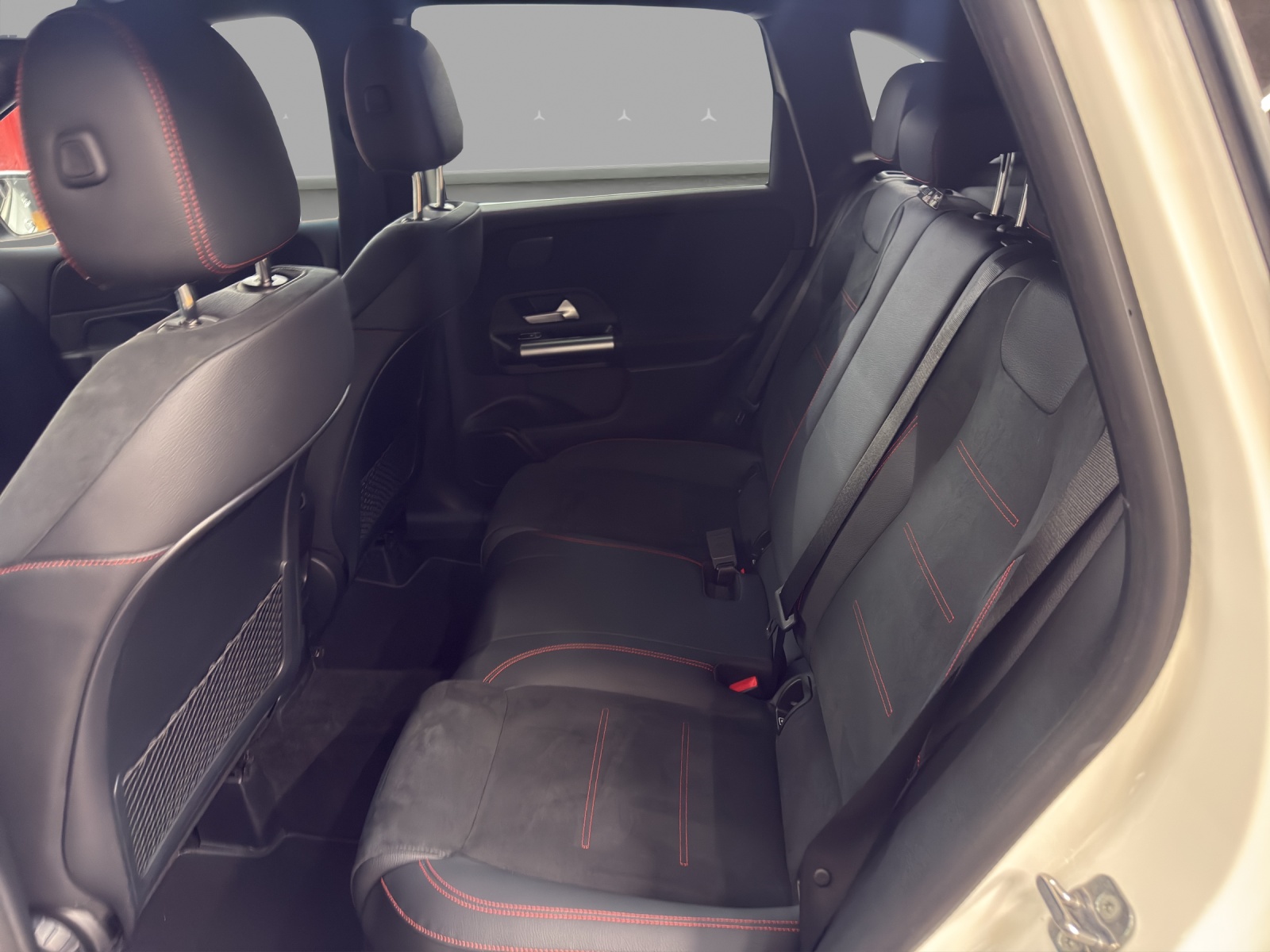 MERCEDES-BENZ B 200 - AMG / DISTRONIC / 360 Grad Kamera / AHK-image-13