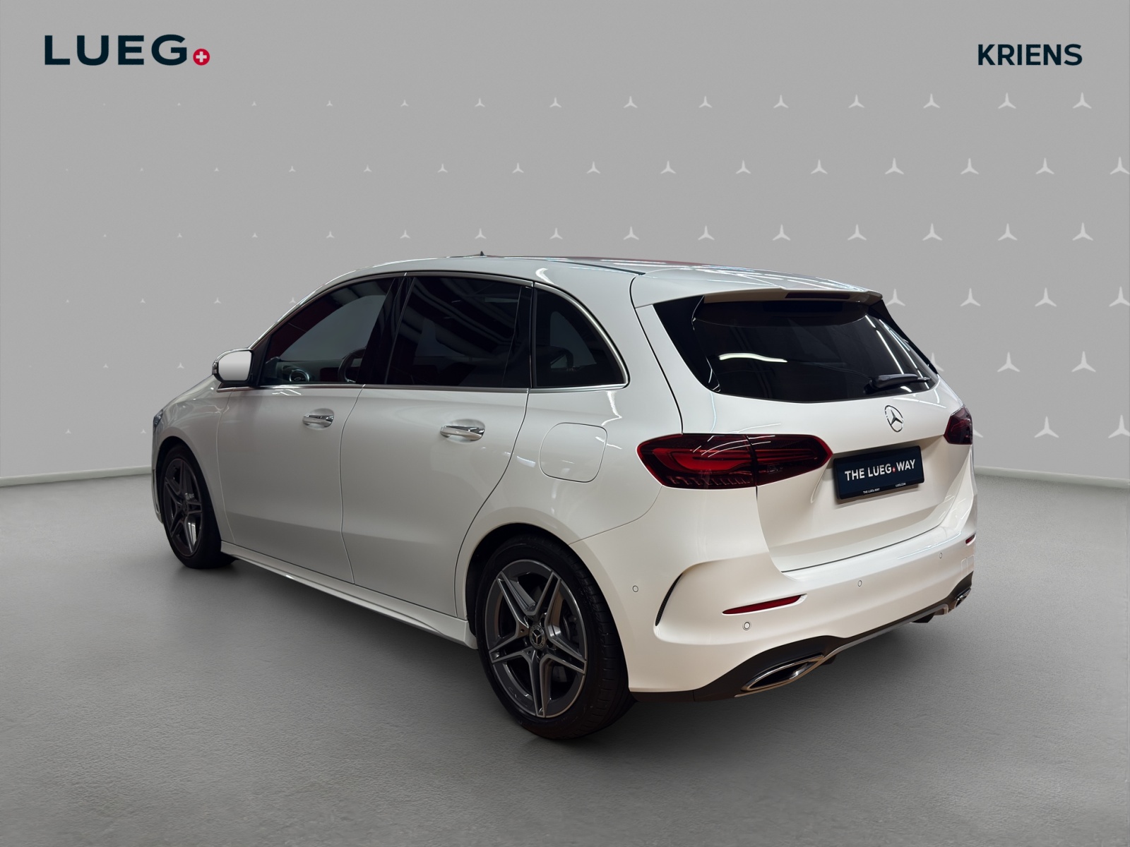 MERCEDES-BENZ B 200 - AMG / DISTRONIC / 360 Grad Kamera / AHK-image-2