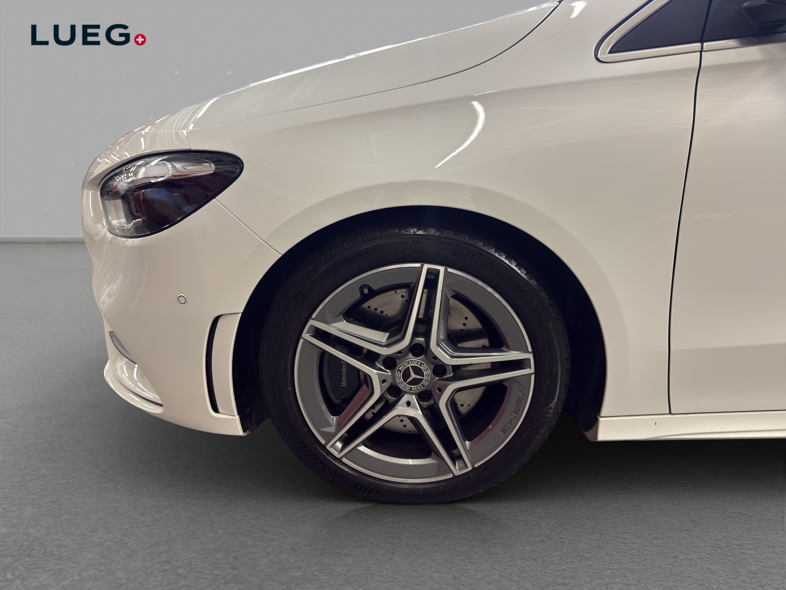 MERCEDES-BENZ B 200 - AMG / DISTRONIC / 360 Grad Kamera / AHK-image-6