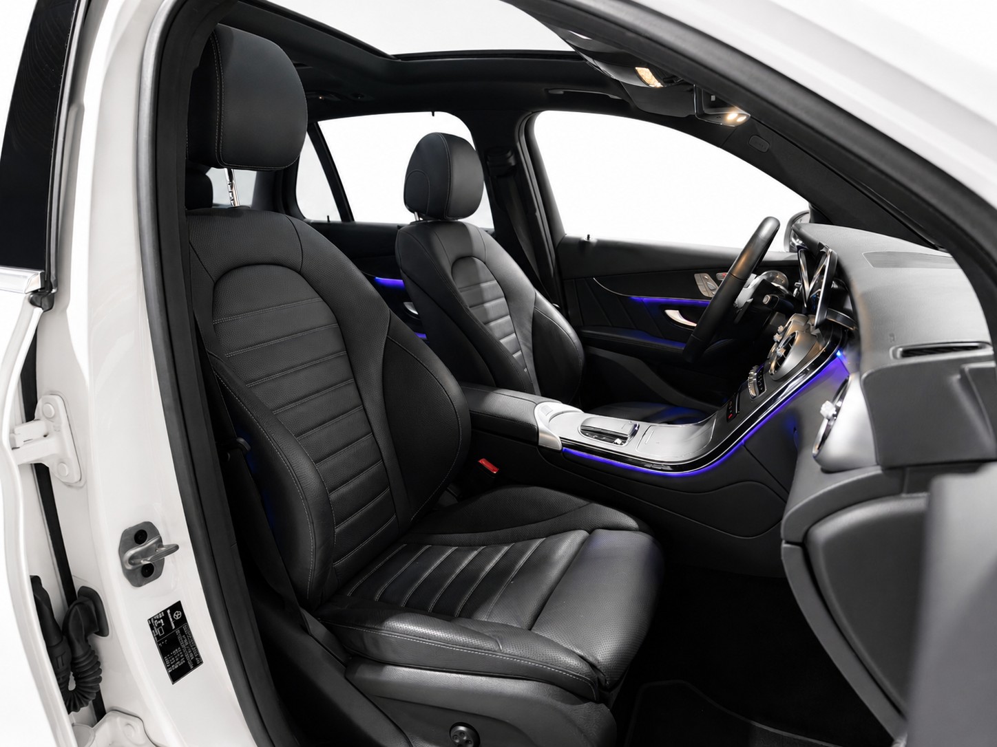 MERCEDES-BENZ GLC 300 e AMG Line 4m CH FAHRZEUG-image-10