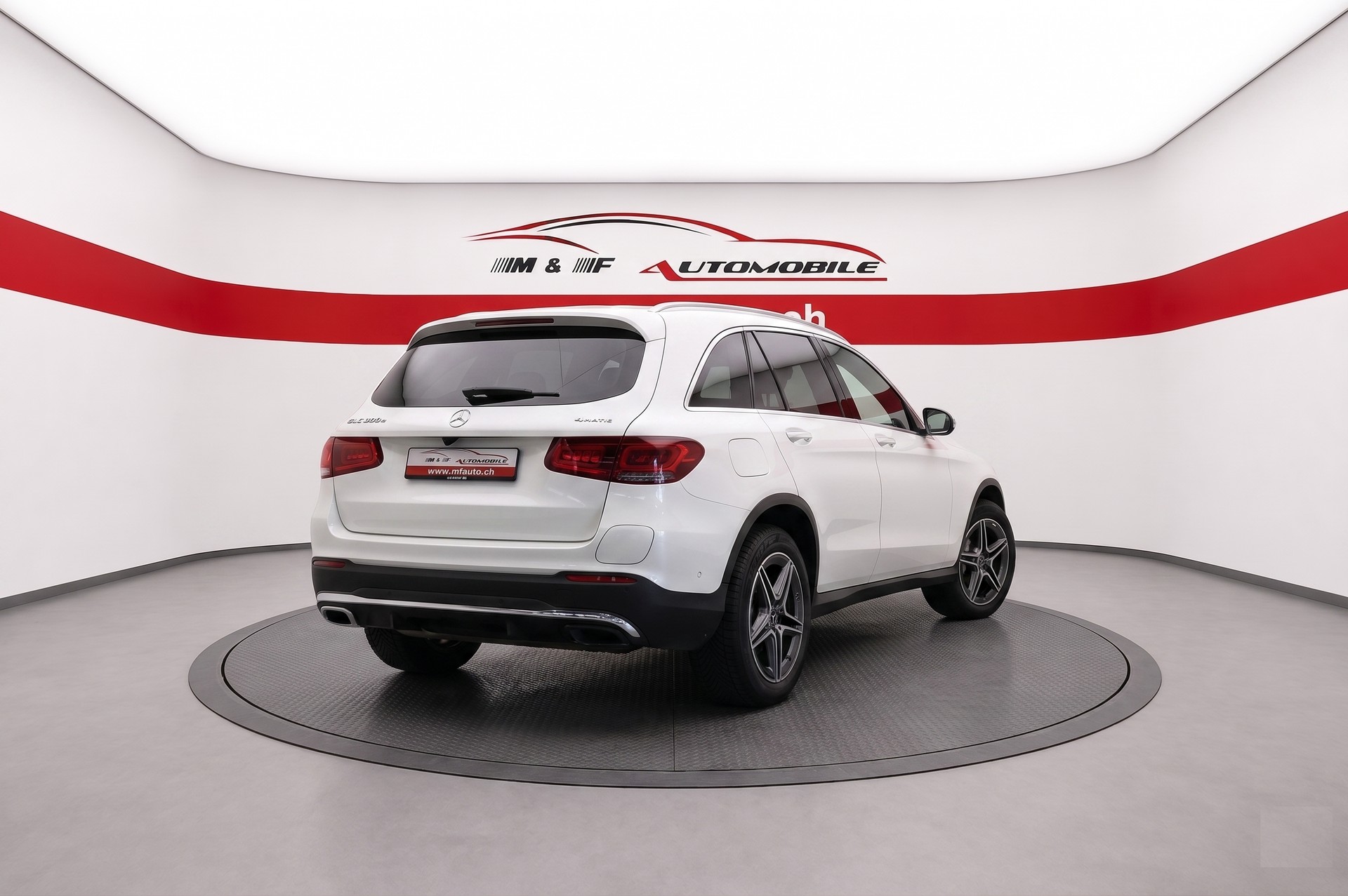 MERCEDES-BENZ GLC 300 e AMG Line 4m CH FAHRZEUG-image-5