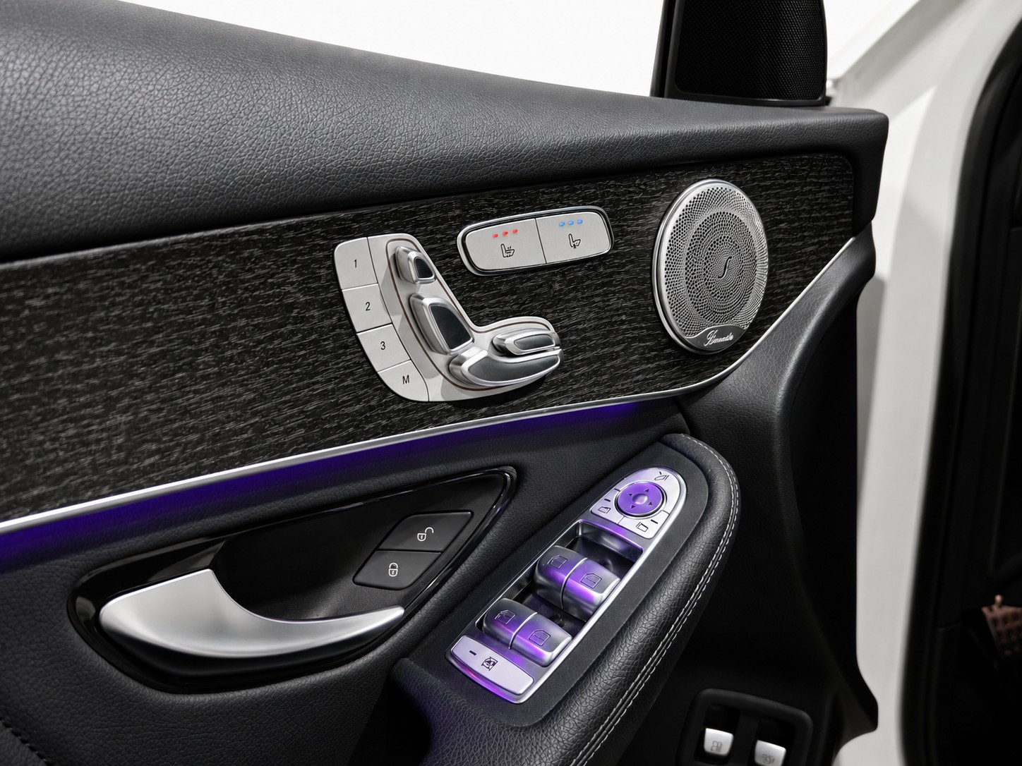 MERCEDES-BENZ GLC 300 e AMG Line 4m CH FAHRZEUG-image-15