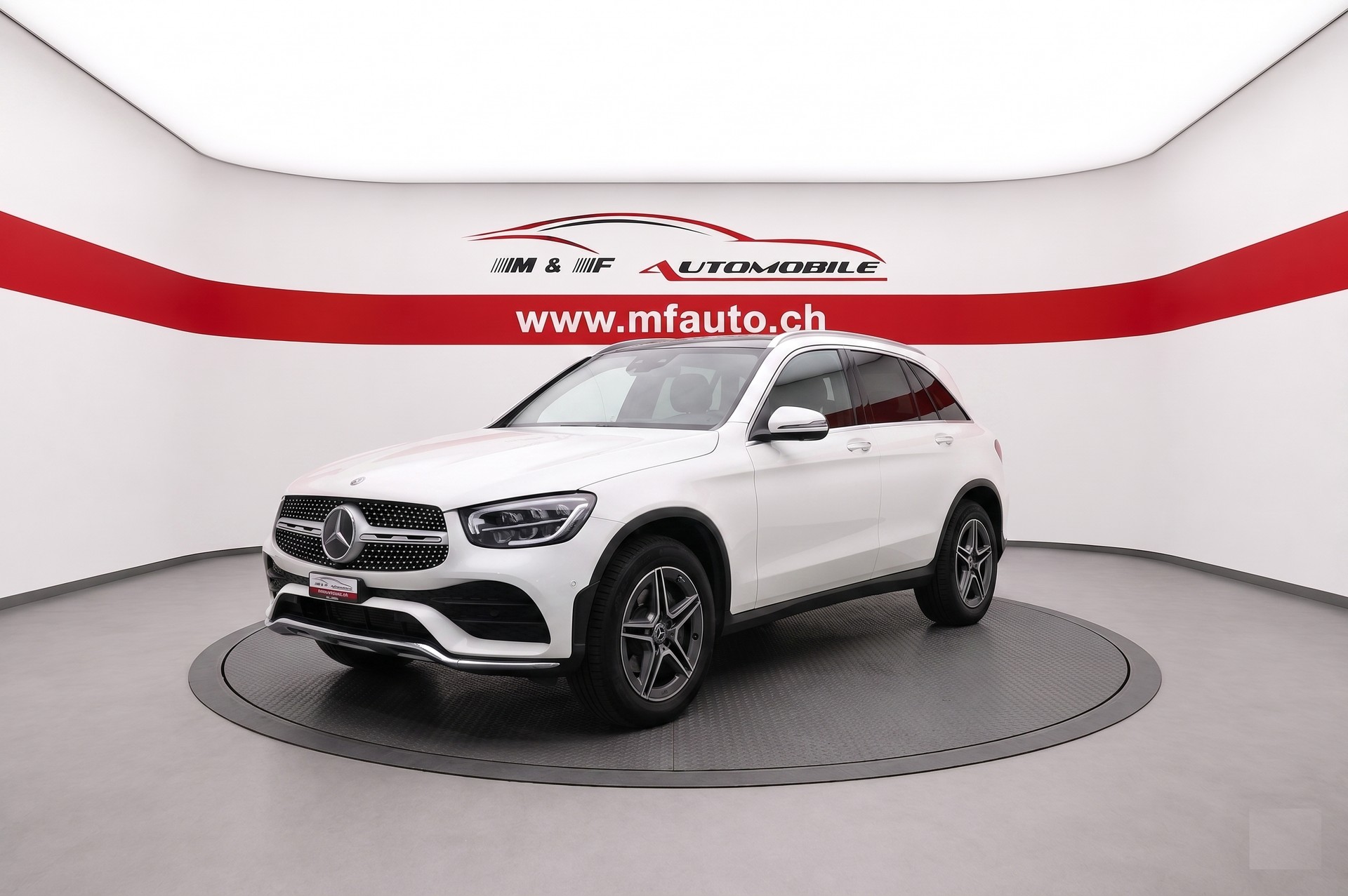 MERCEDES-BENZ GLC 300 e AMG Line 4m CH FAHRZEUG-image-0