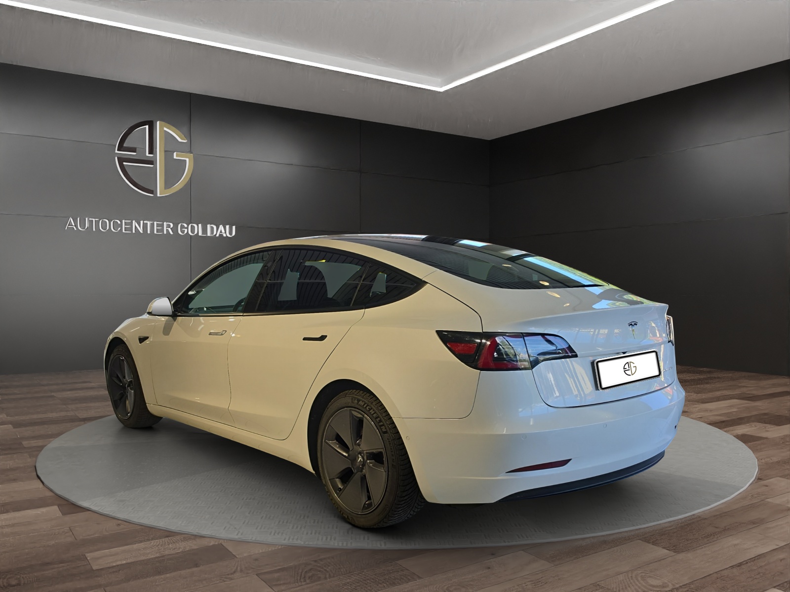 TESLA Model 3 Long Range Dual Motor AWD-image-2