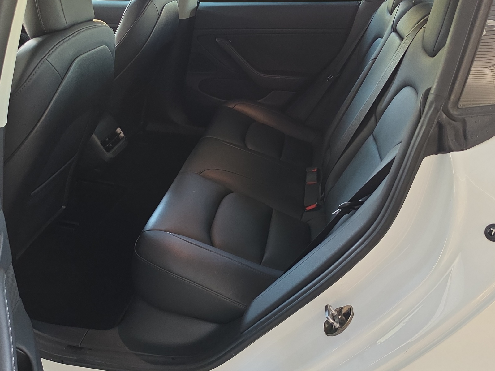 TESLA Model 3 Long Range Dual Motor AWD-image-11