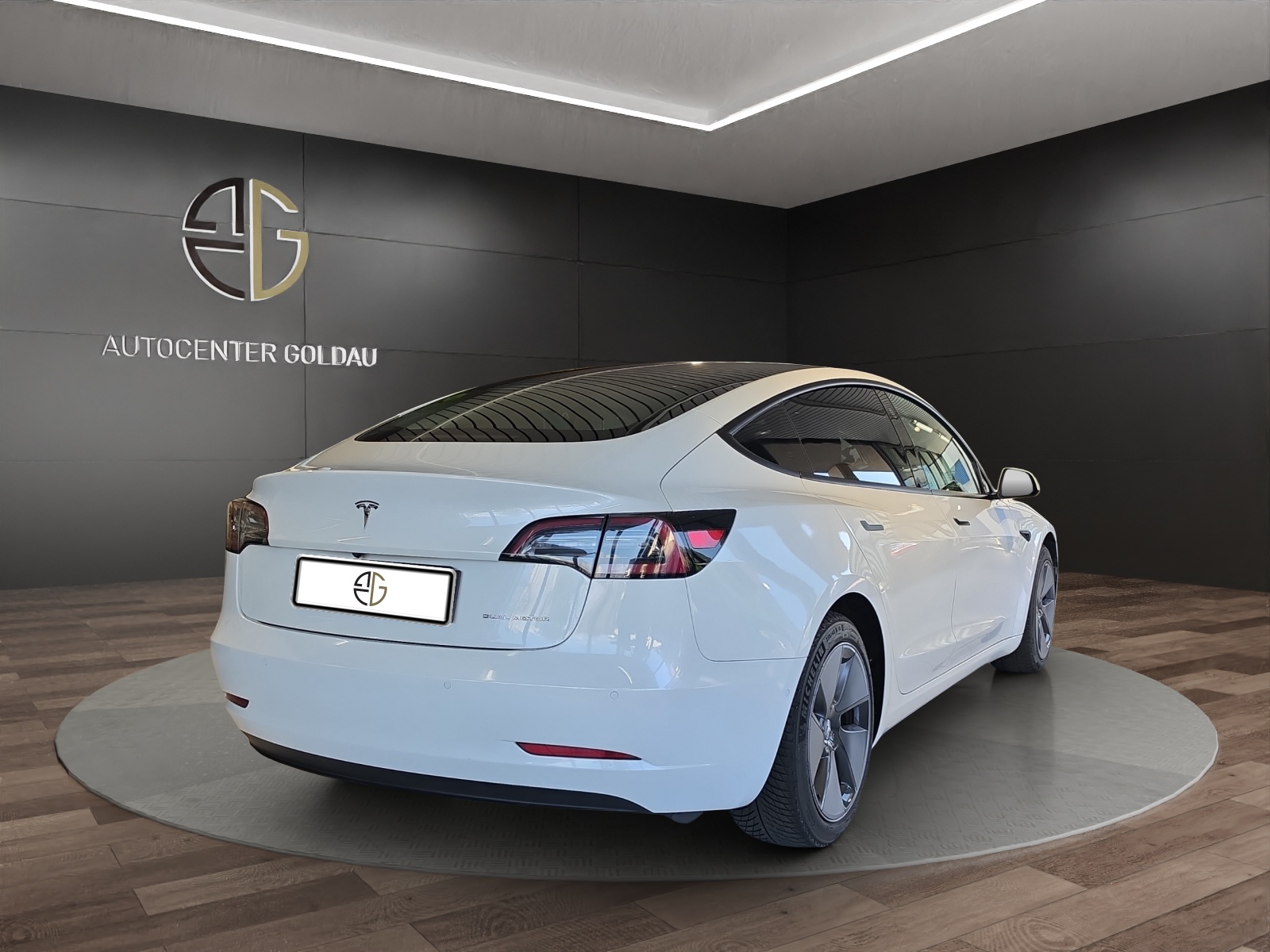 TESLA Model 3 Long Range Dual Motor AWD-image-4
