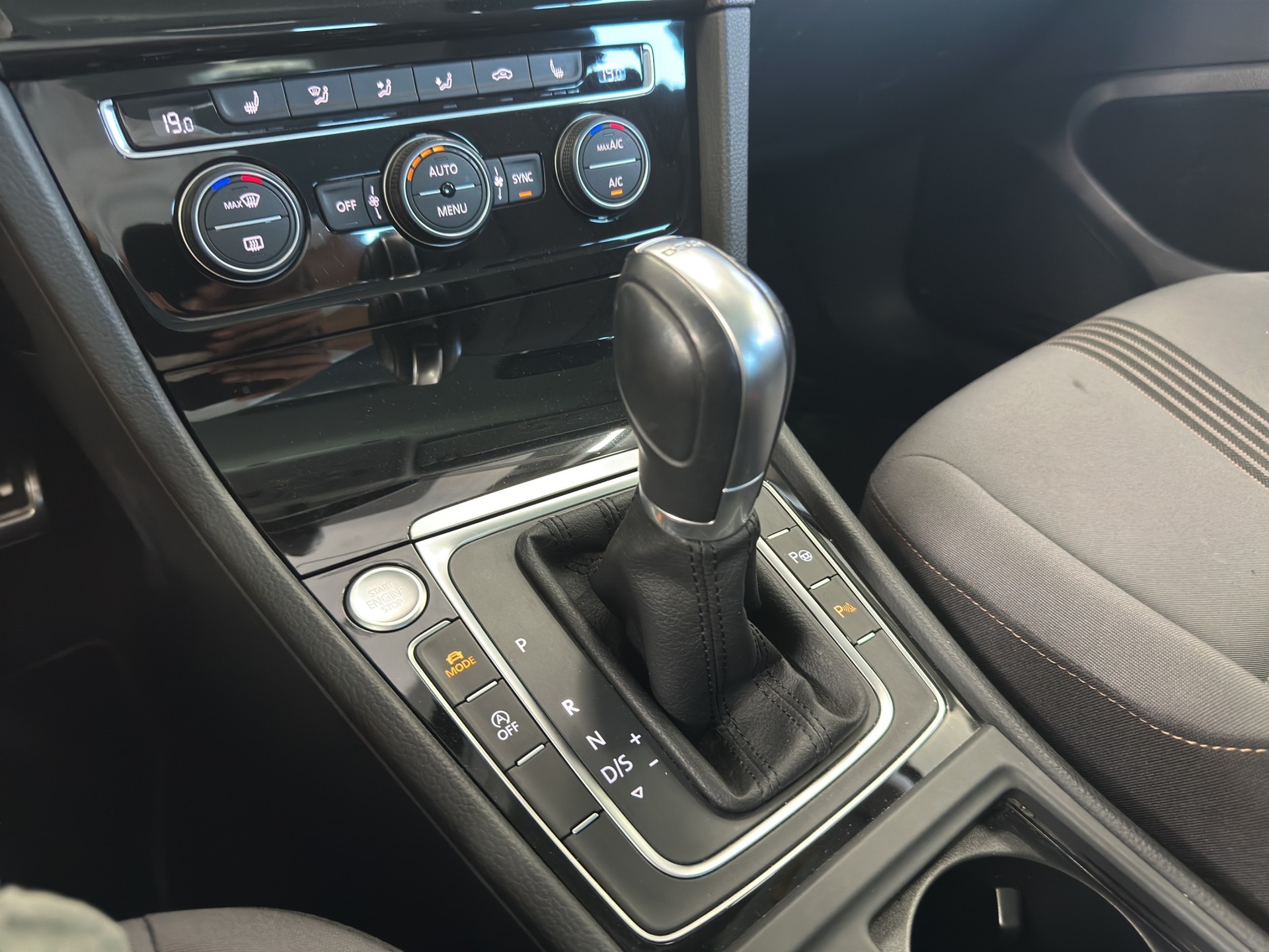 VW Golf Variant 1.4 TSI Allstar DSG-image-14