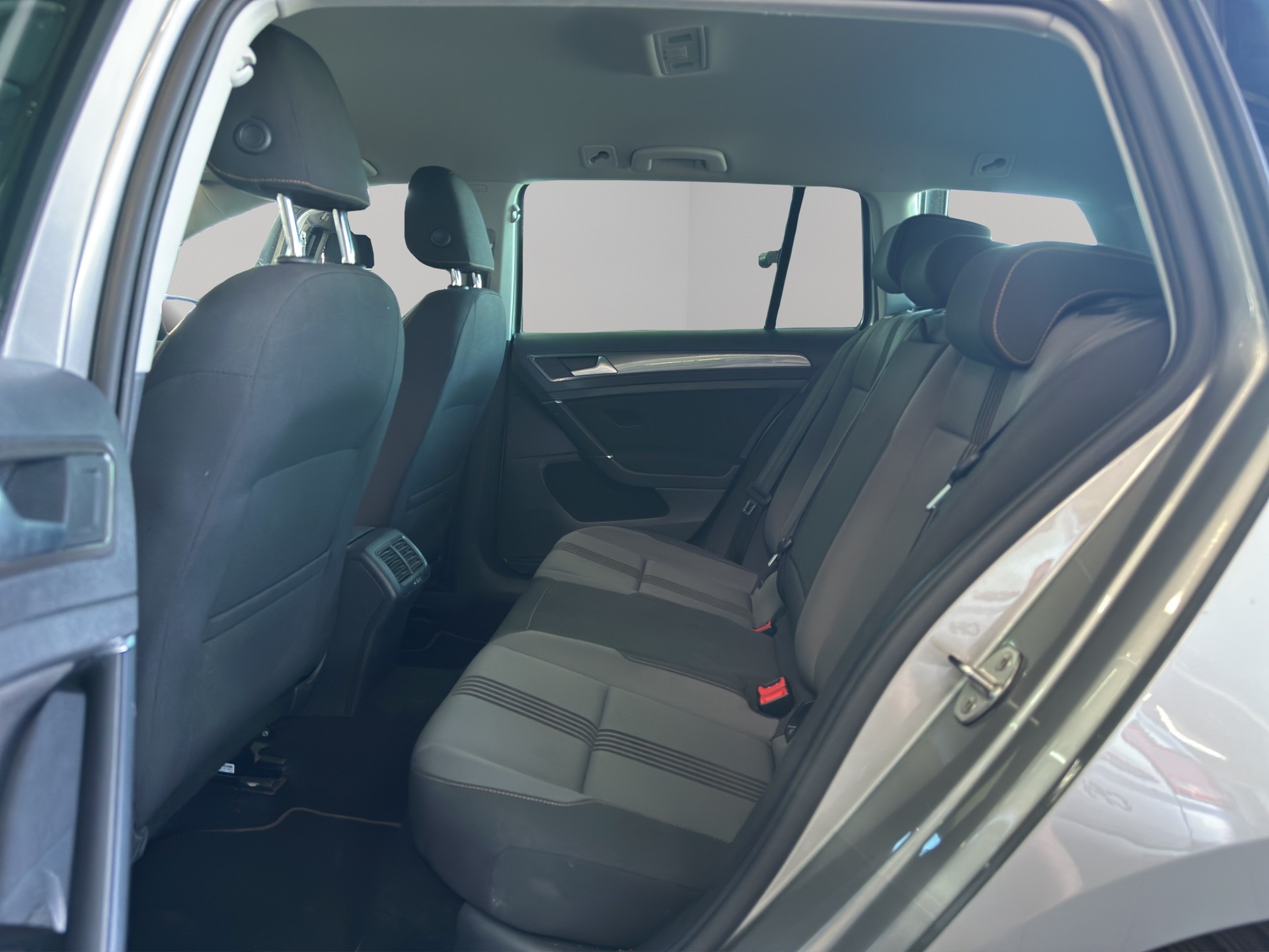 VW Golf Variant 1.4 TSI Allstar DSG-image-10