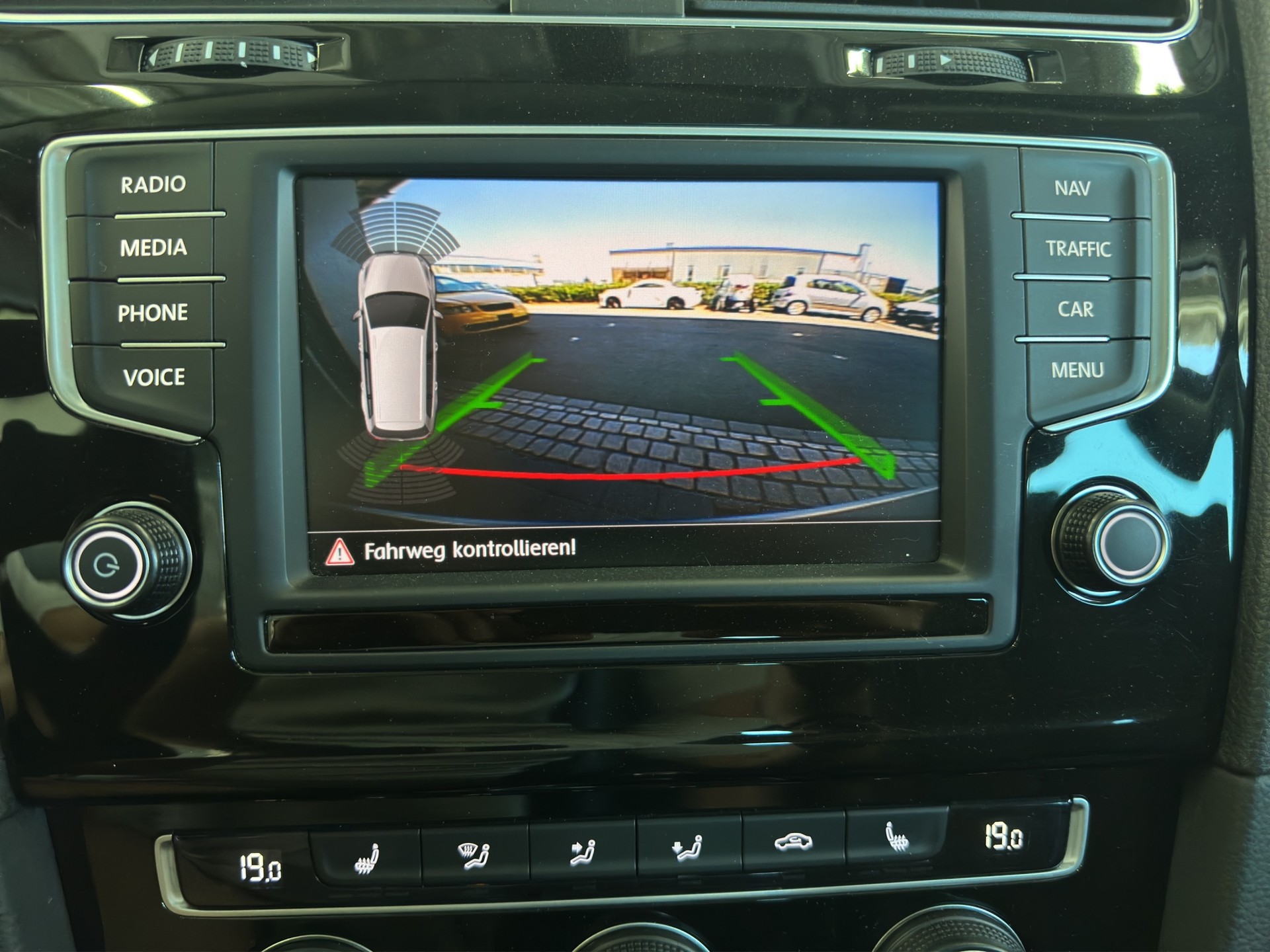 VW Golf Variant 1.4 TSI Allstar DSG-image-13